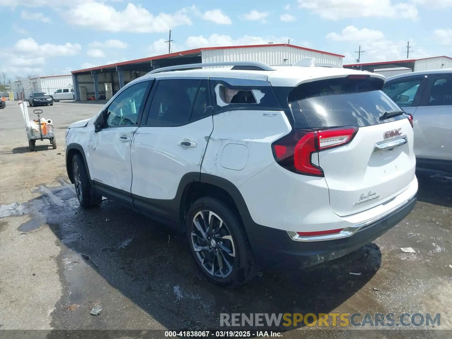 3 Photograph of a damaged car 3GKALPEG5RL383688 GMC TERRAIN 2024