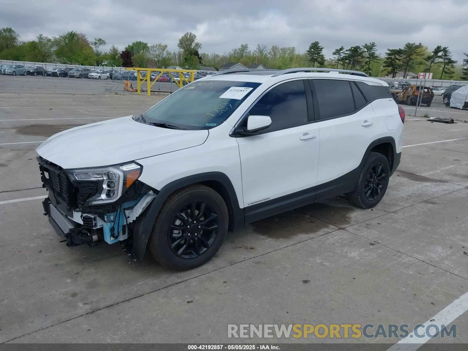 2 Photograph of a damaged car 3GKALPEG5RL384887 GMC TERRAIN 2024