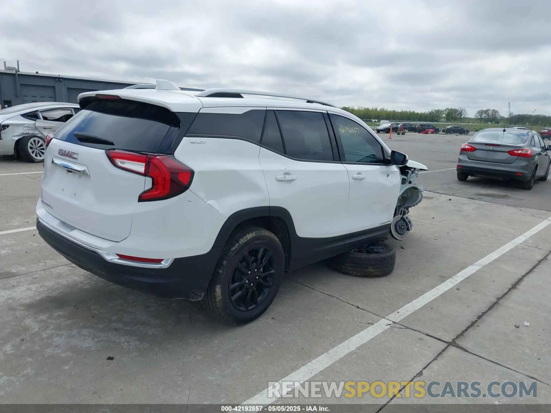 4 Photograph of a damaged car 3GKALPEG5RL384887 GMC TERRAIN 2024