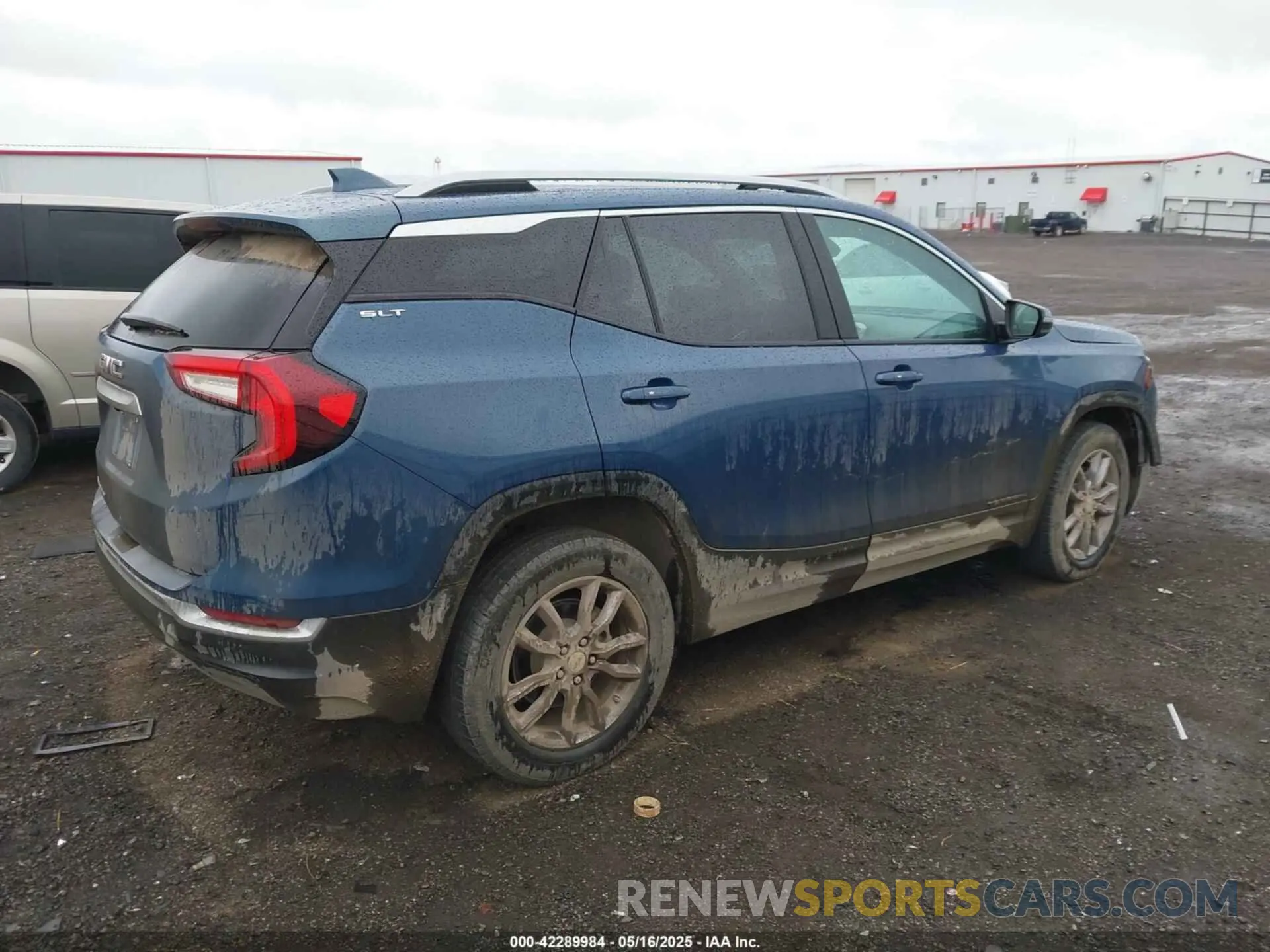 4 Photograph of a damaged car 3GKALPEG7RL177661 GMC TERRAIN 2024