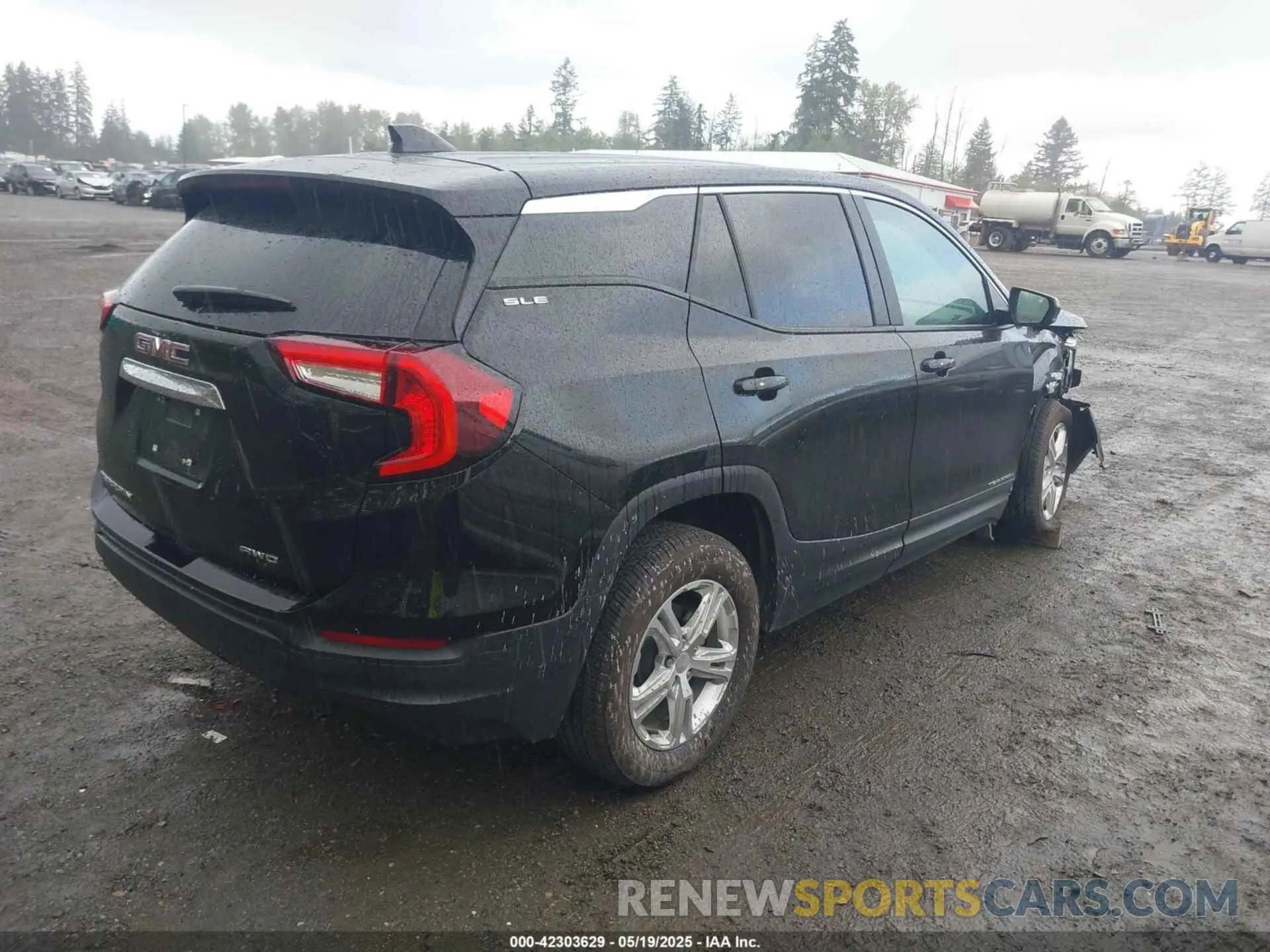 4 Photograph of a damaged car 3GKALTEG1RL336389 GMC TERRAIN 2024