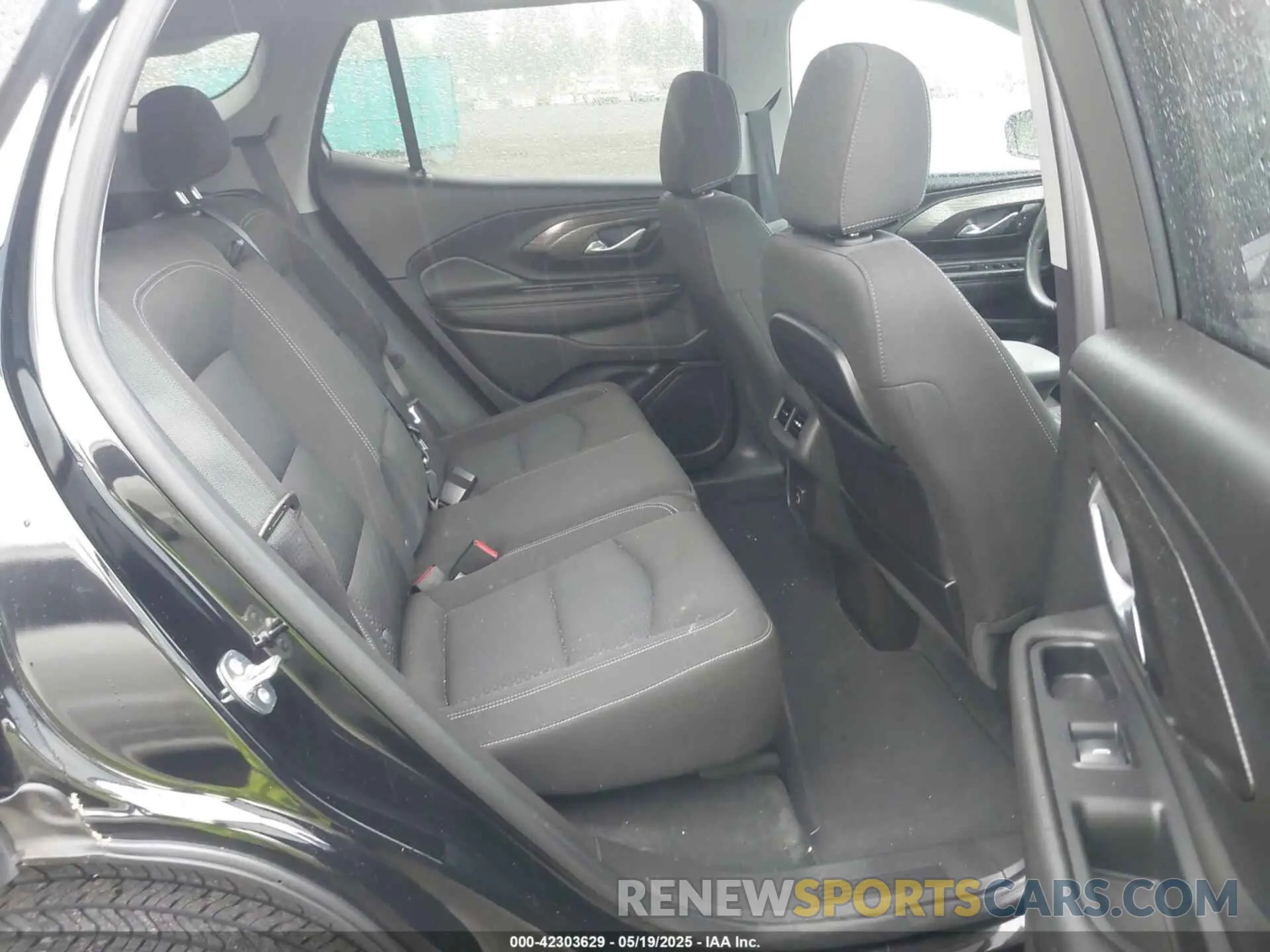 8 Photograph of a damaged car 3GKALTEG1RL336389 GMC TERRAIN 2024