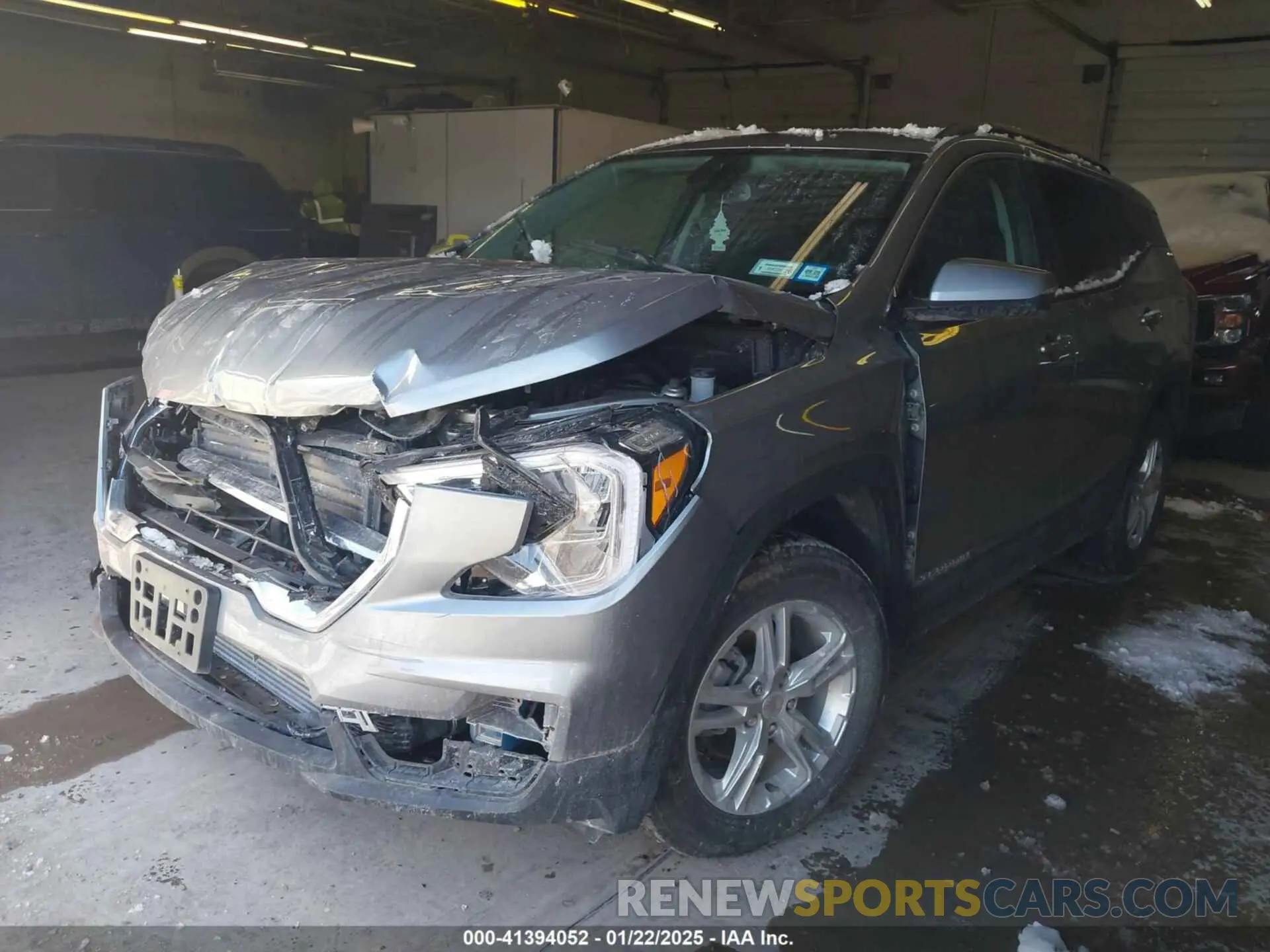 2 Photograph of a damaged car 3GKALTEG1RL379405 GMC TERRAIN 2024