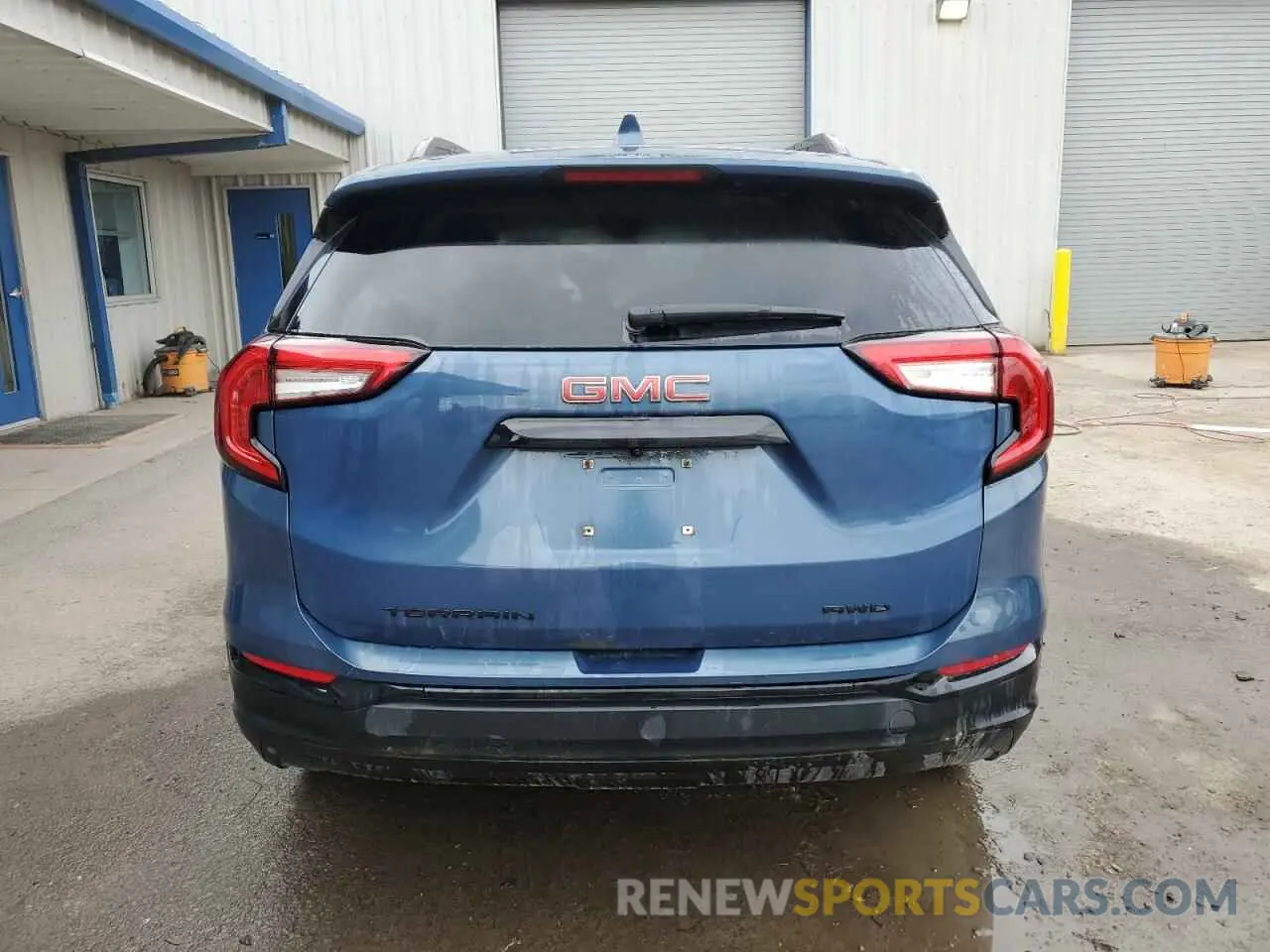6 Photograph of a damaged car 3GKALTEG2RL120440 GMC TERRAIN 2024