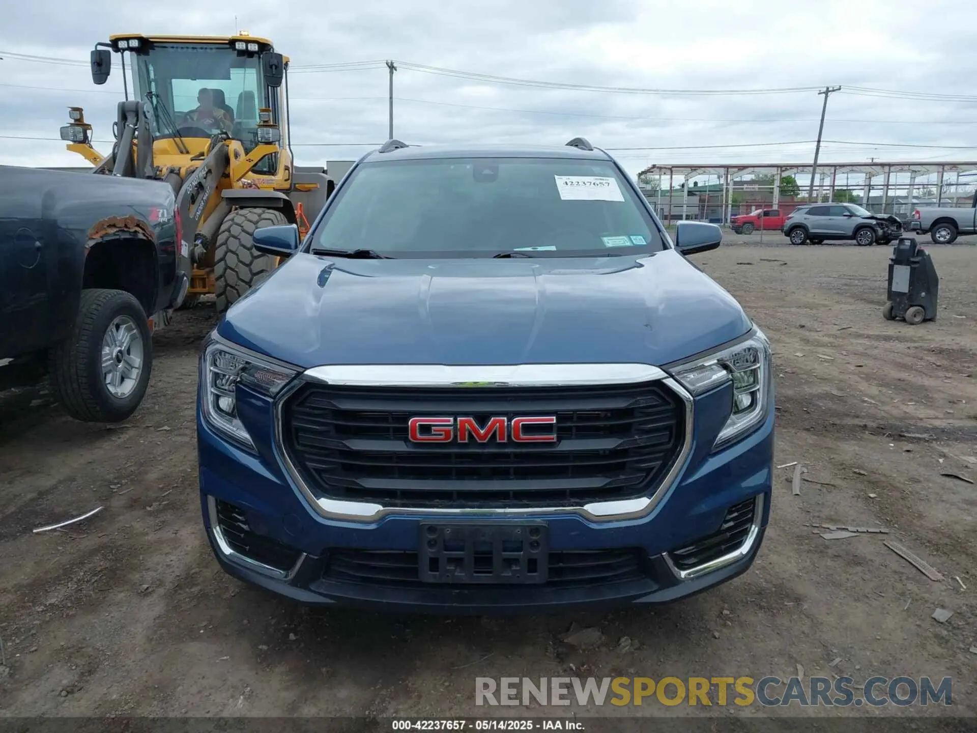 12 Photograph of a damaged car 3GKALTEG3RL136419 GMC TERRAIN 2024