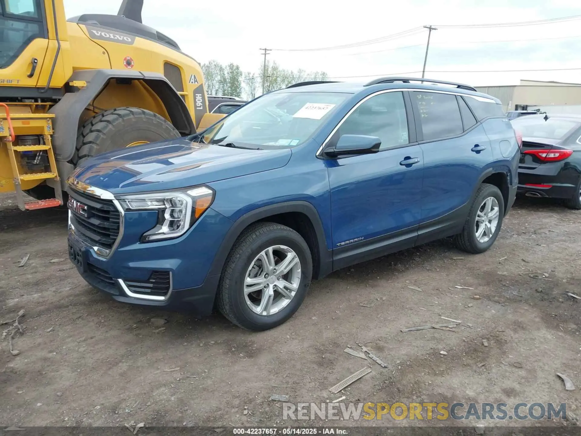 2 Photograph of a damaged car 3GKALTEG3RL136419 GMC TERRAIN 2024