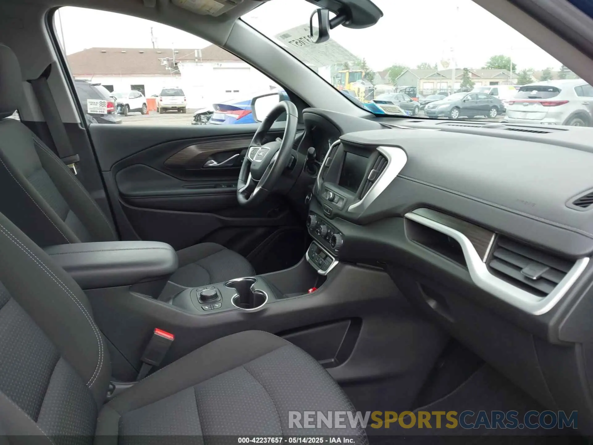 5 Photograph of a damaged car 3GKALTEG3RL136419 GMC TERRAIN 2024