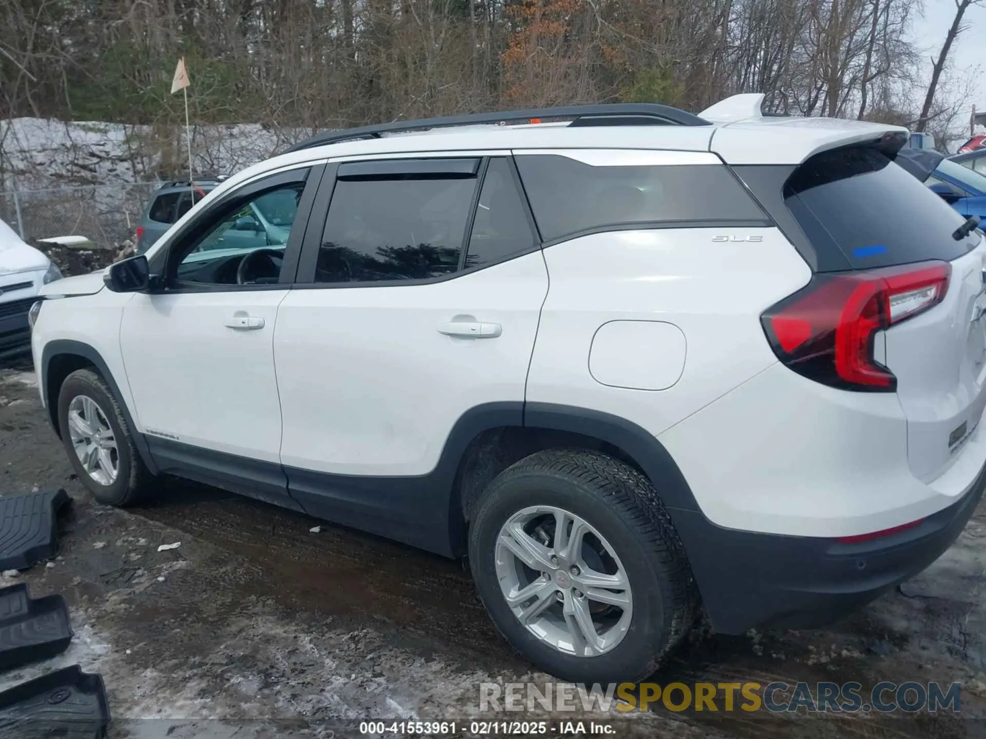 14 Photograph of a damaged car 3GKALTEG3RL137277 GMC TERRAIN 2024
