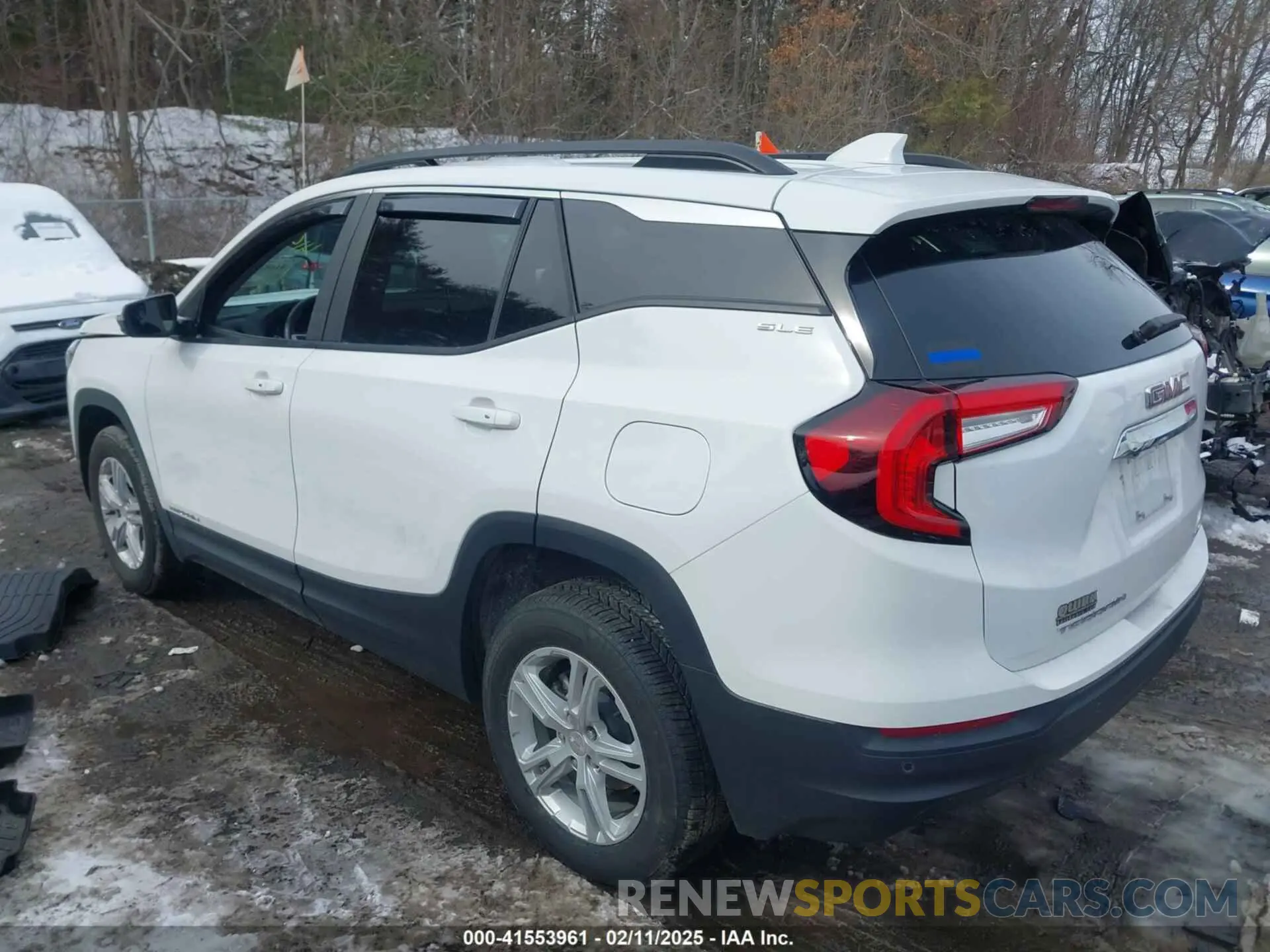 3 Photograph of a damaged car 3GKALTEG3RL137277 GMC TERRAIN 2024