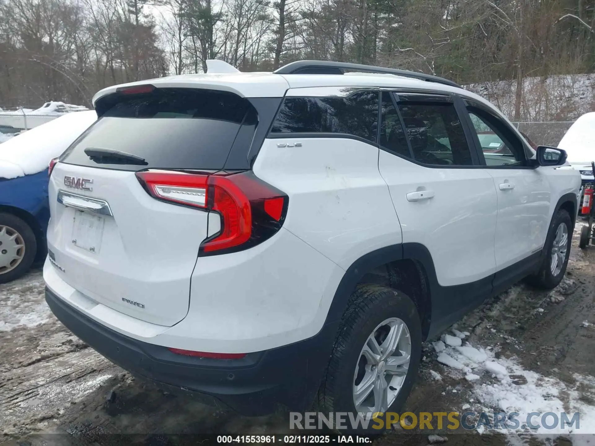 4 Photograph of a damaged car 3GKALTEG3RL137277 GMC TERRAIN 2024