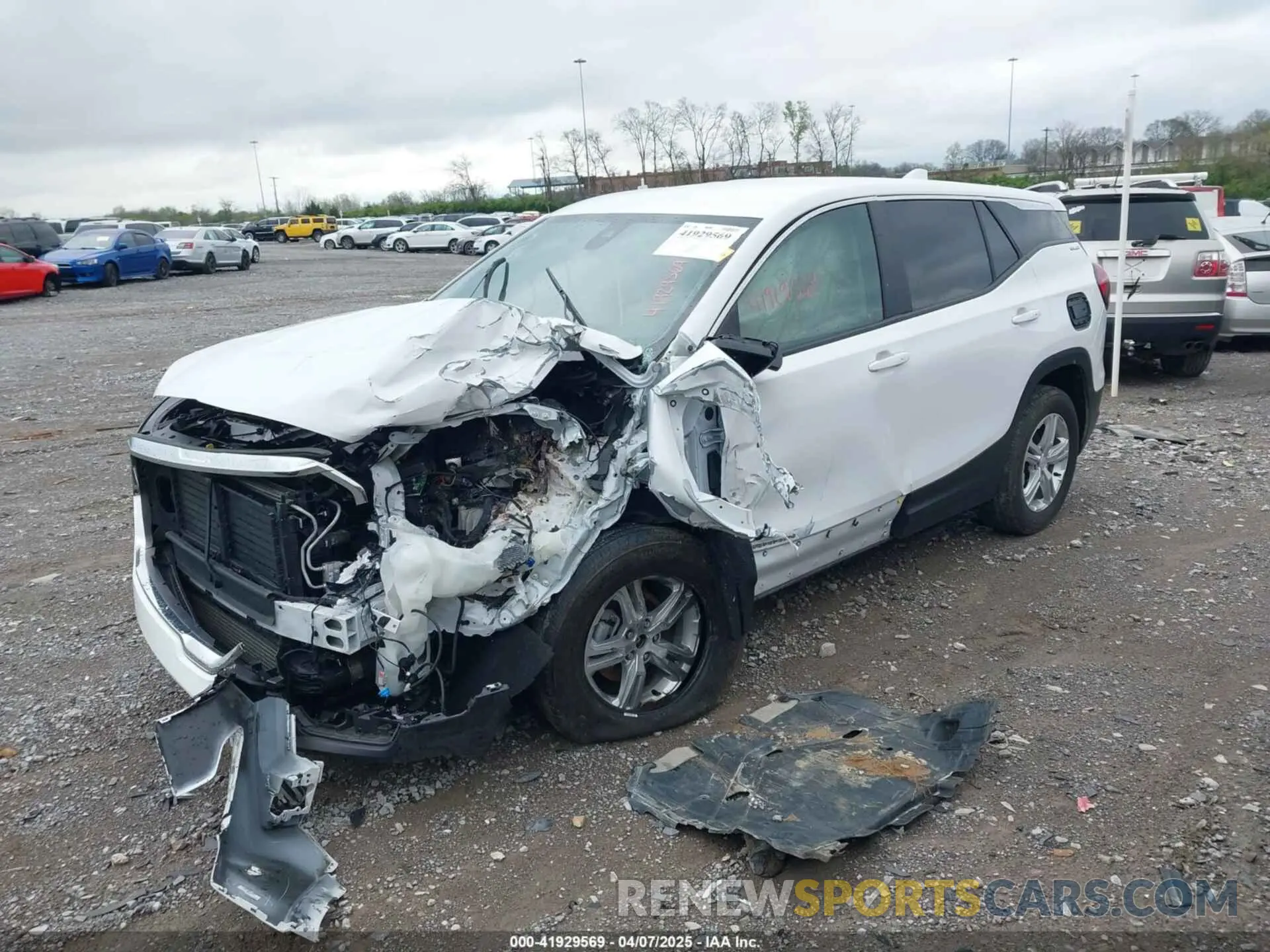 2 Photograph of a damaged car 3GKALTEG3RL215881 GMC TERRAIN 2024