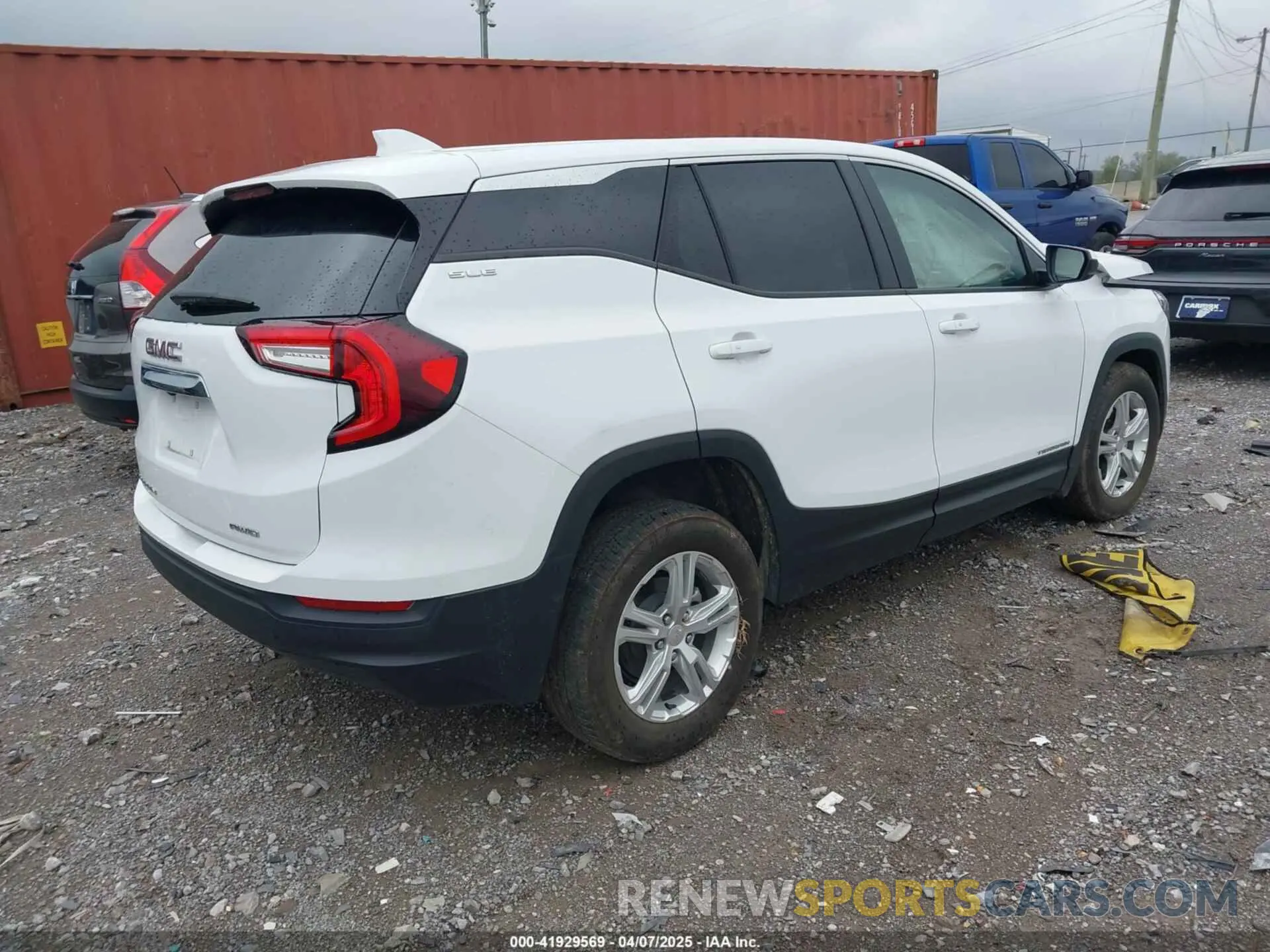 4 Photograph of a damaged car 3GKALTEG3RL215881 GMC TERRAIN 2024