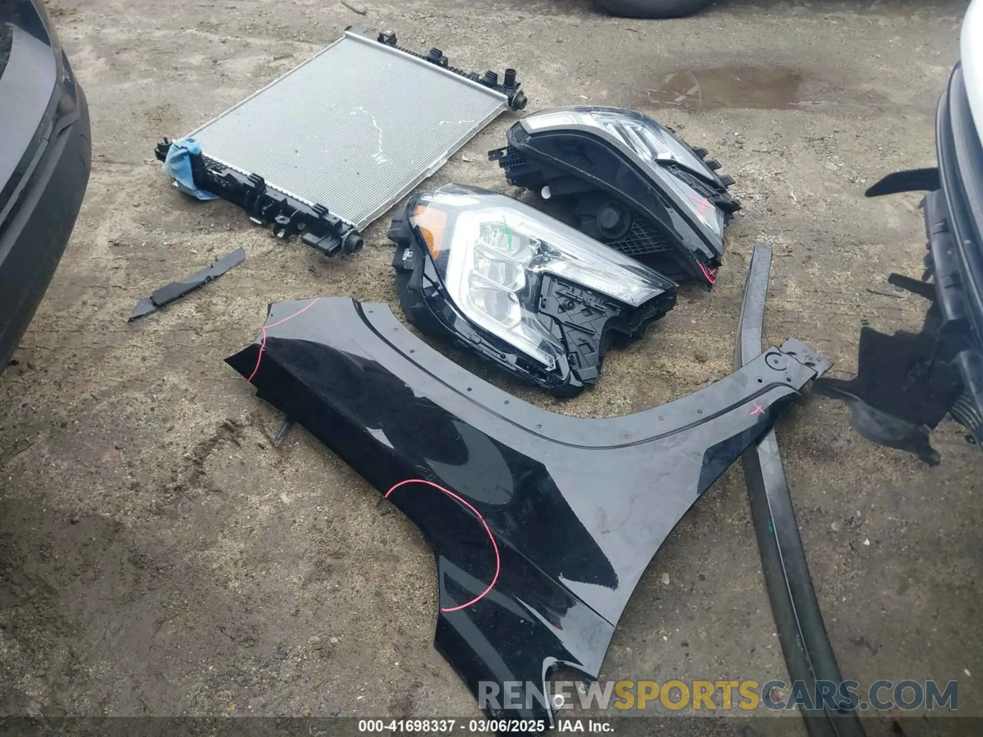 12 Photograph of a damaged car 3GKALTEG3RL320792 GMC TERRAIN 2024