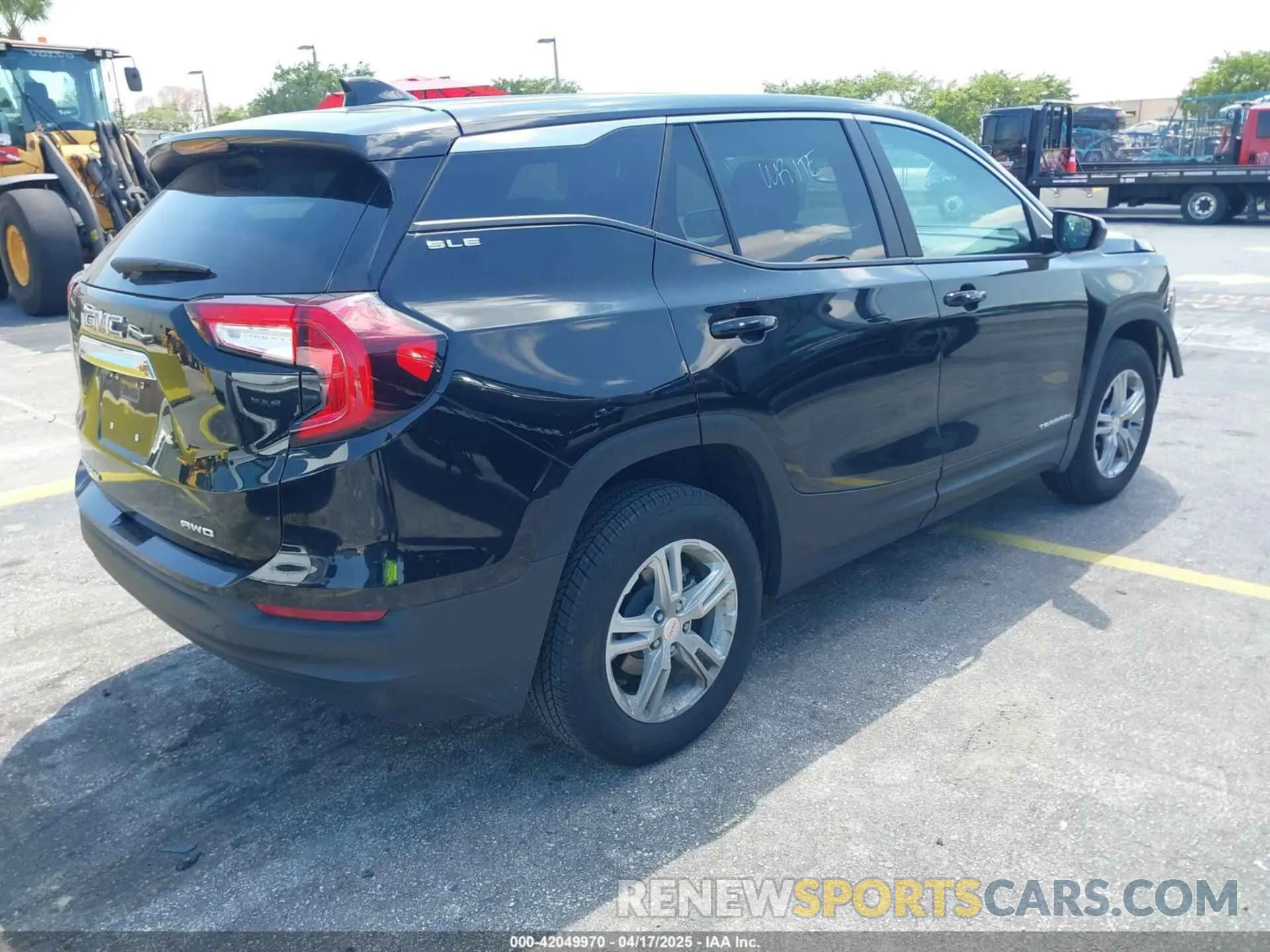 4 Photograph of a damaged car 3GKALTEG3RL376294 GMC TERRAIN 2024
