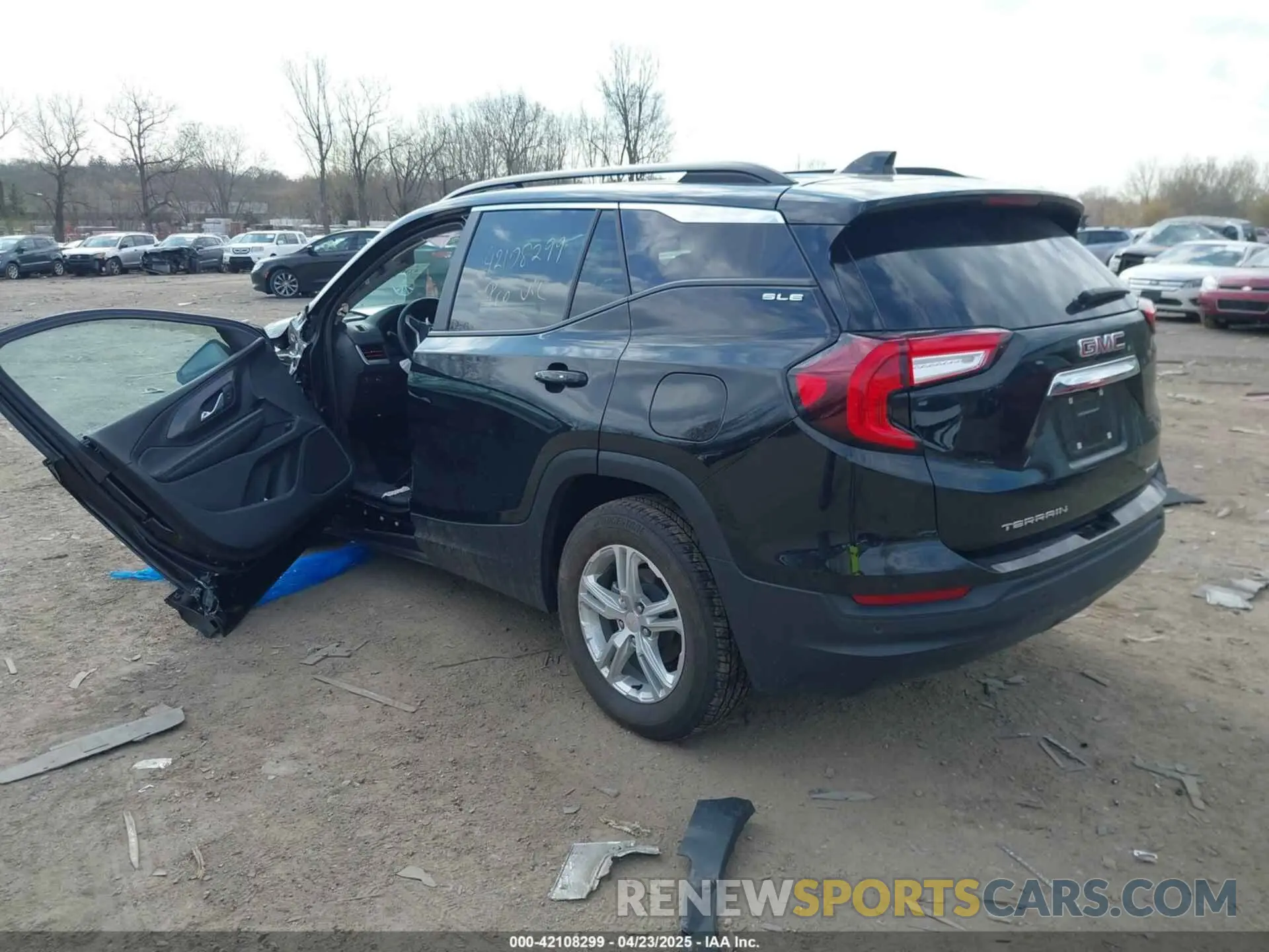 3 Photograph of a damaged car 3GKALTEG4RL121704 GMC TERRAIN 2024