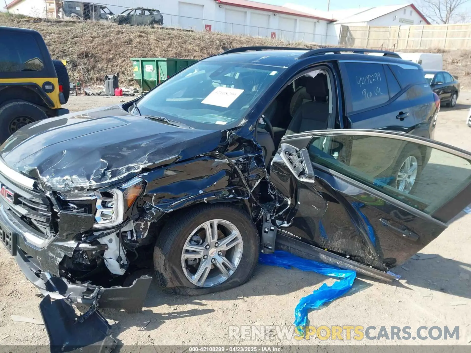 6 Photograph of a damaged car 3GKALTEG4RL121704 GMC TERRAIN 2024