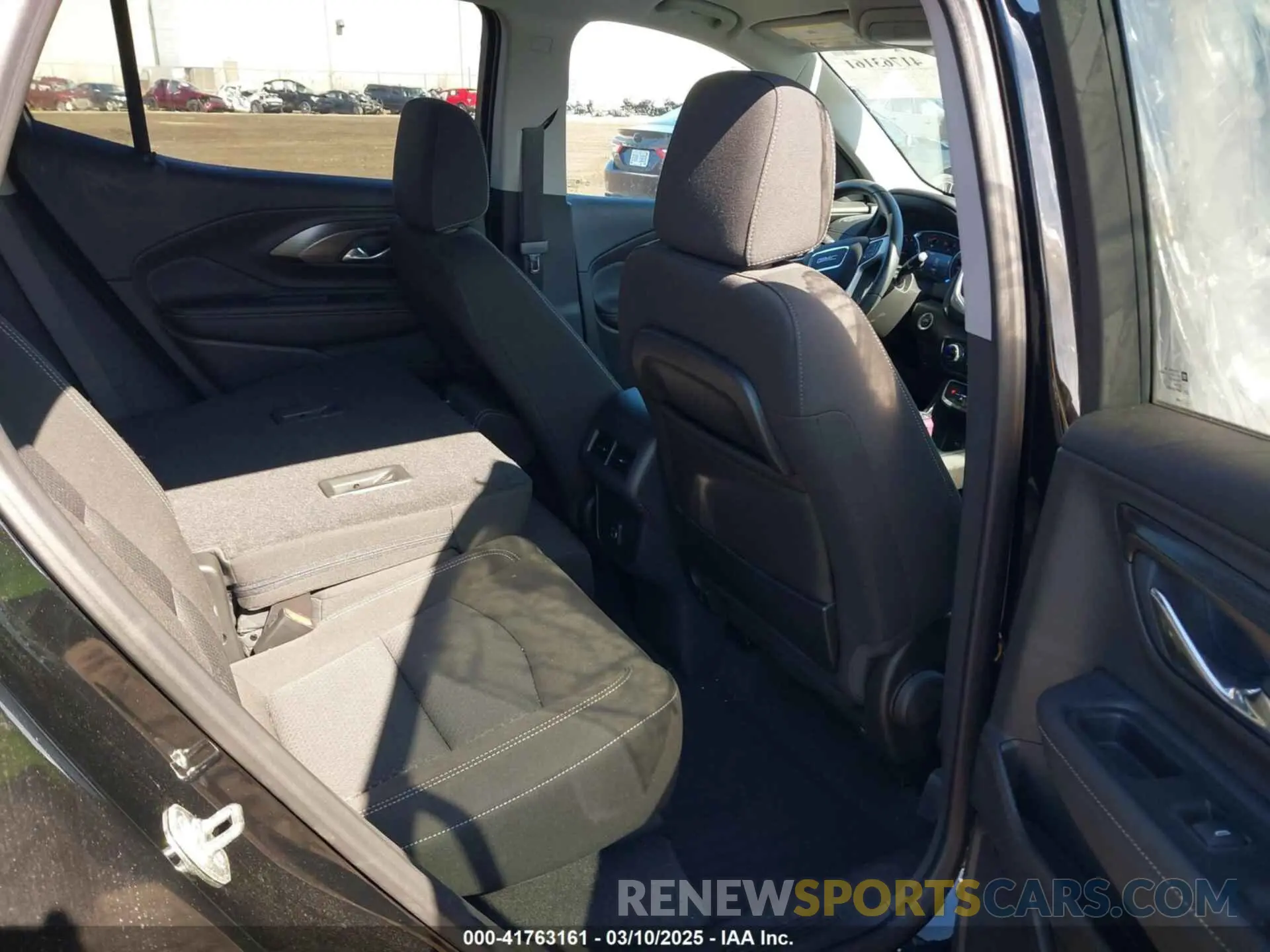 8 Photograph of a damaged car 3GKALTEG4RL204534 GMC TERRAIN 2024