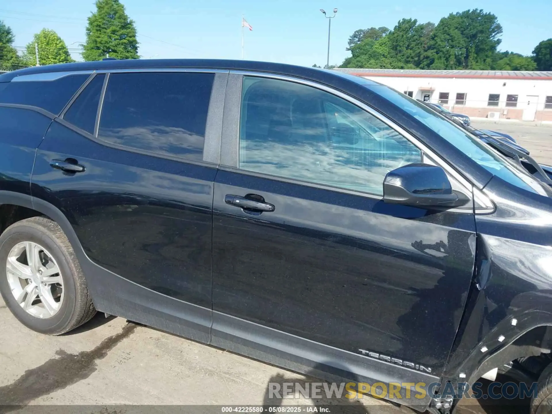 13 Photograph of a damaged car 3GKALTEG4RL272736 GMC TERRAIN 2024