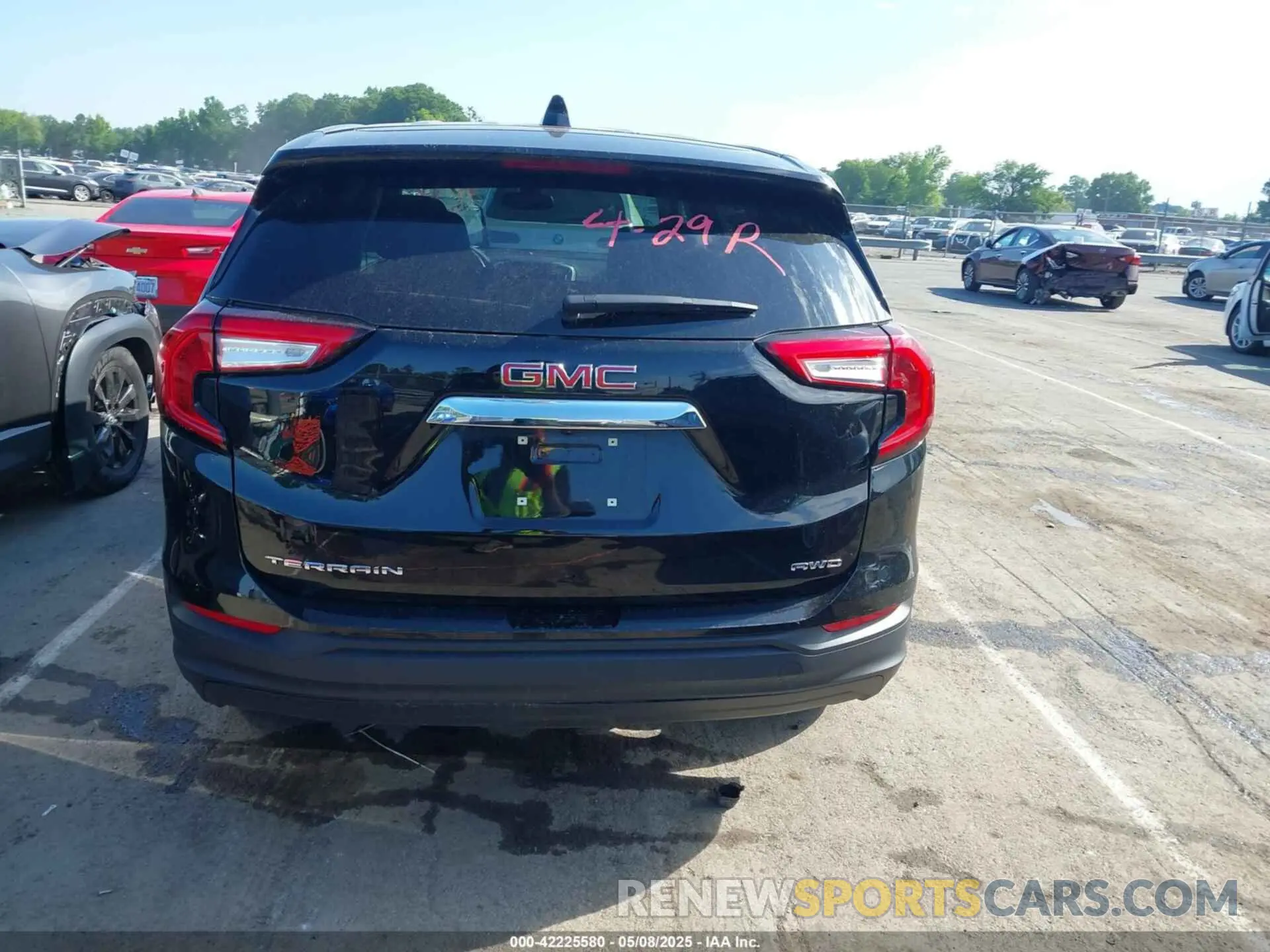 16 Photograph of a damaged car 3GKALTEG4RL272736 GMC TERRAIN 2024