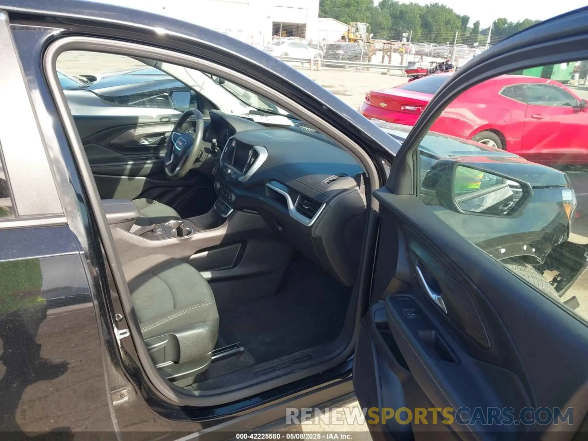 5 Photograph of a damaged car 3GKALTEG4RL272736 GMC TERRAIN 2024