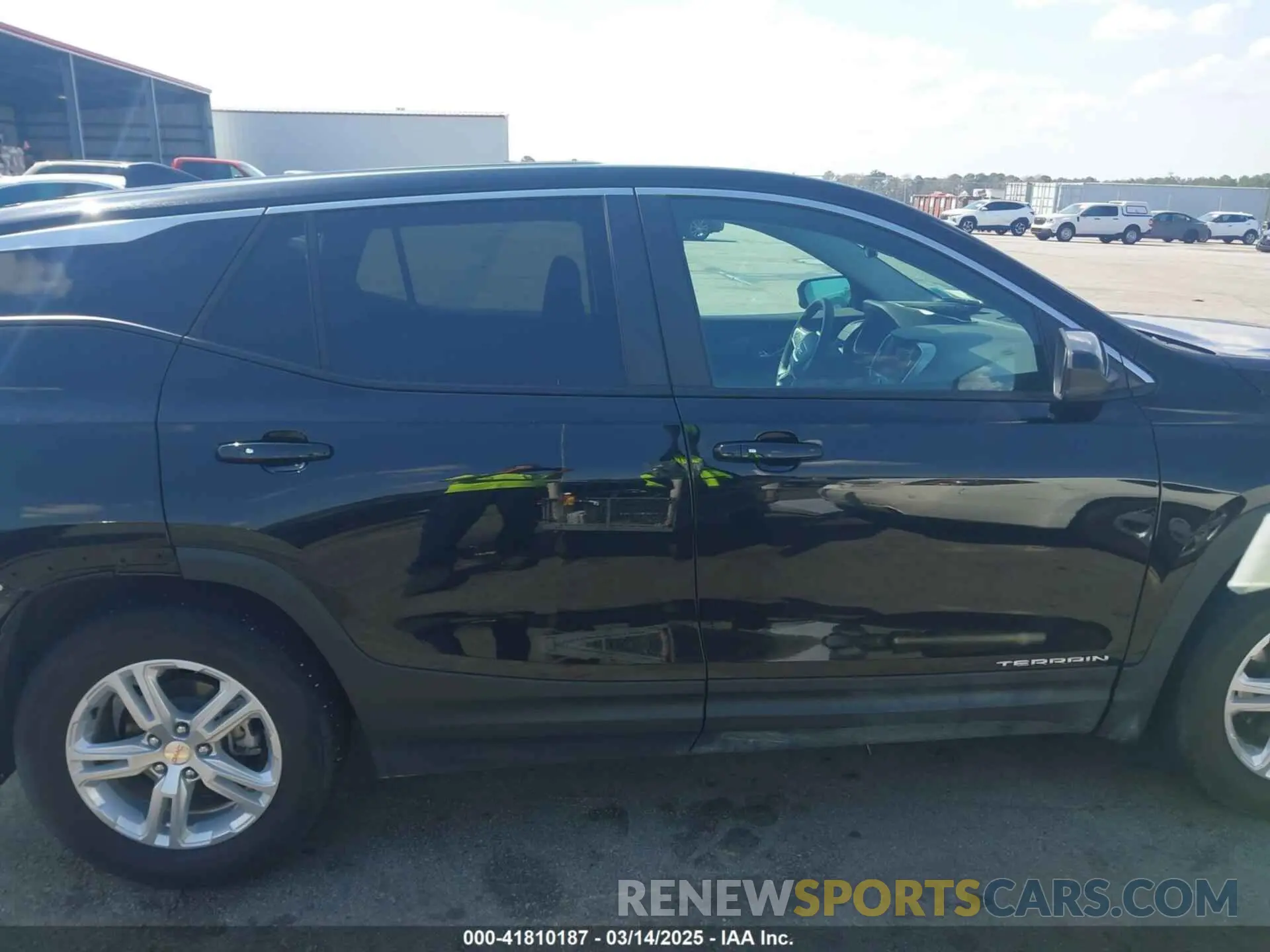 14 Photograph of a damaged car 3GKALTEG5RL376264 GMC TERRAIN 2024