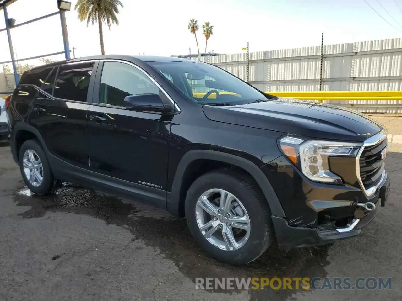 4 Photograph of a damaged car 3GKALTEG6RL375009 GMC TERRAIN 2024