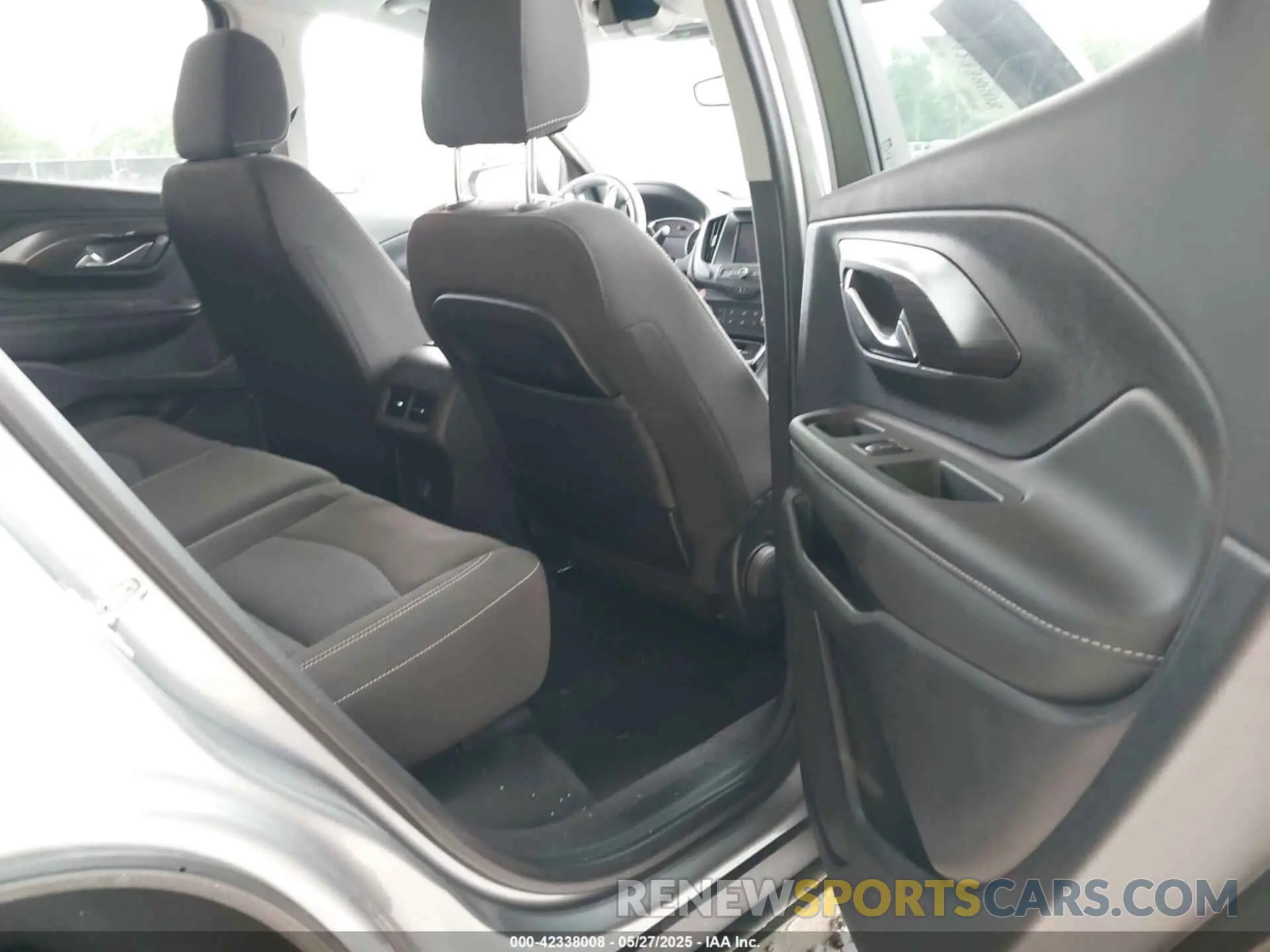 8 Photograph of a damaged car 3GKALTEG7RL346411 GMC TERRAIN 2024