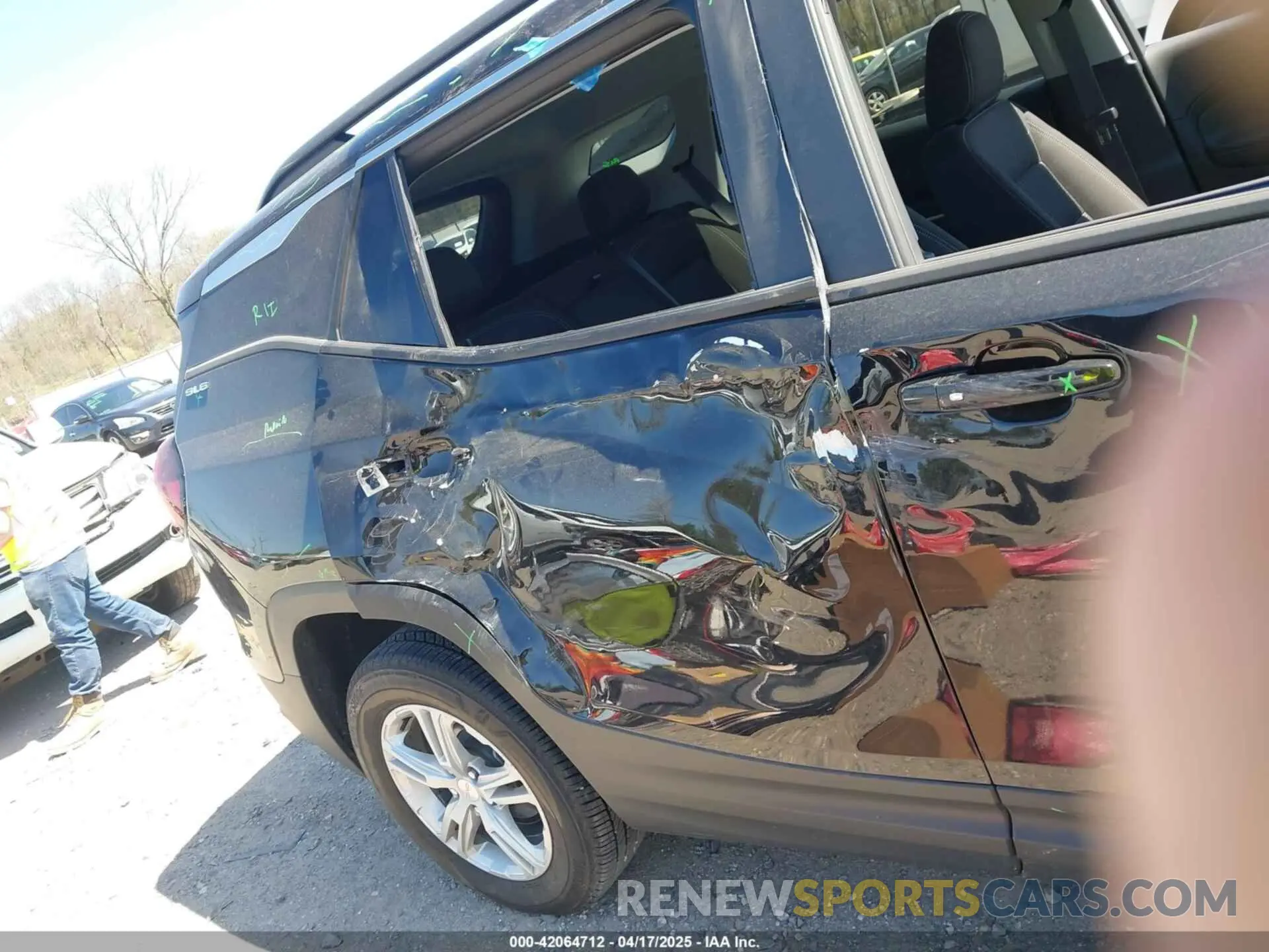 19 Photograph of a damaged car 3GKALTEG8RL110916 GMC TERRAIN 2024