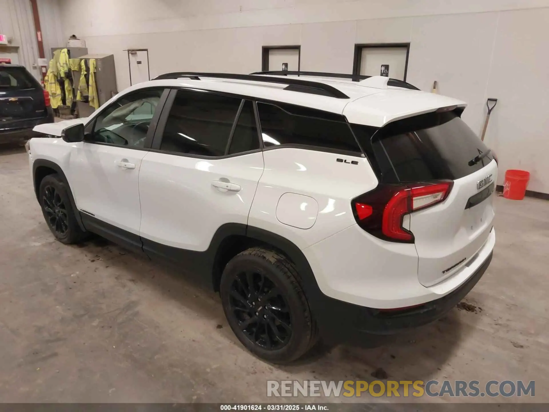 3 Photograph of a damaged car 3GKALTEG8RL211776 GMC TERRAIN 2024