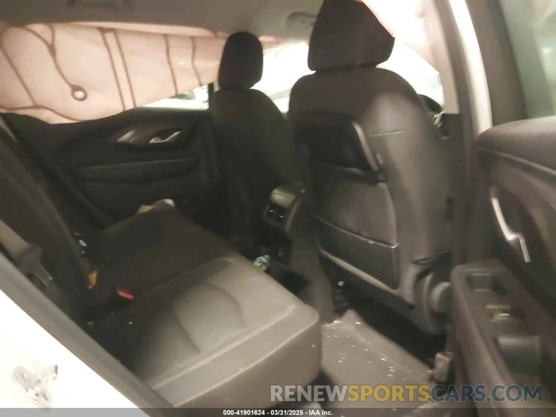 8 Photograph of a damaged car 3GKALTEG8RL211776 GMC TERRAIN 2024