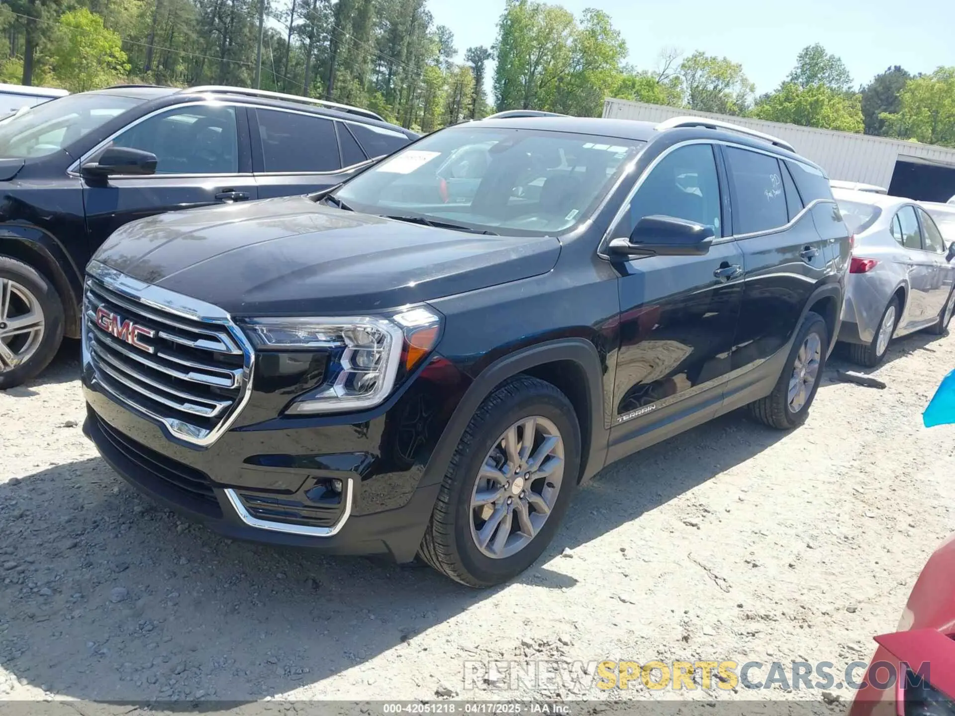2 Photograph of a damaged car 3GKALVEG0RL175304 GMC TERRAIN 2024