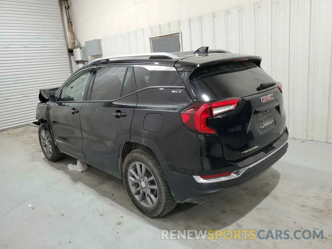 2 Photograph of a damaged car 3GKALVEG0RL262670 GMC TERRAIN 2024