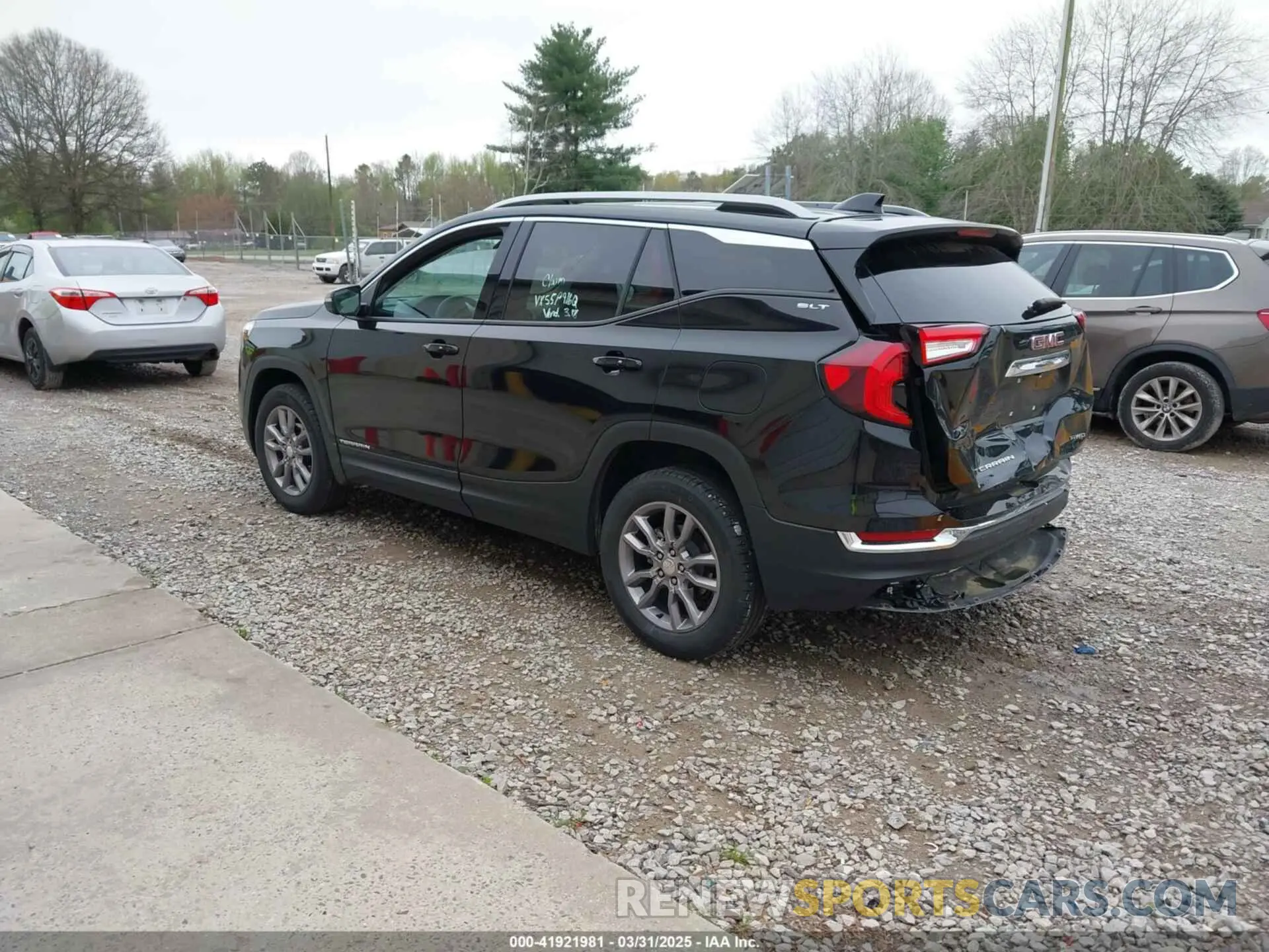 3 Photograph of a damaged car 3GKALVEG0RL298861 GMC TERRAIN 2024