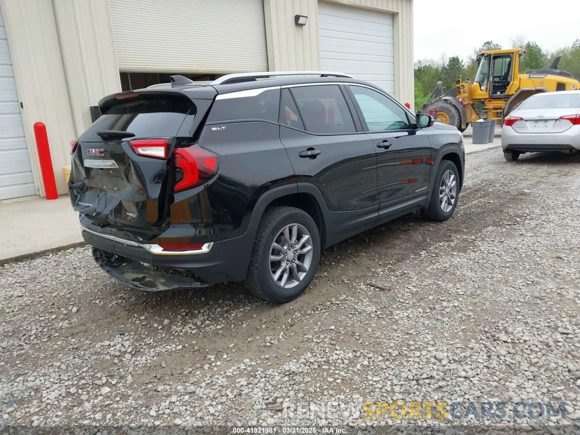 4 Photograph of a damaged car 3GKALVEG0RL298861 GMC TERRAIN 2024