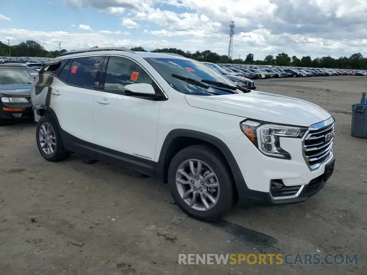 4 Photograph of a damaged car 3GKALVEG1RL368545 GMC TERRAIN 2024