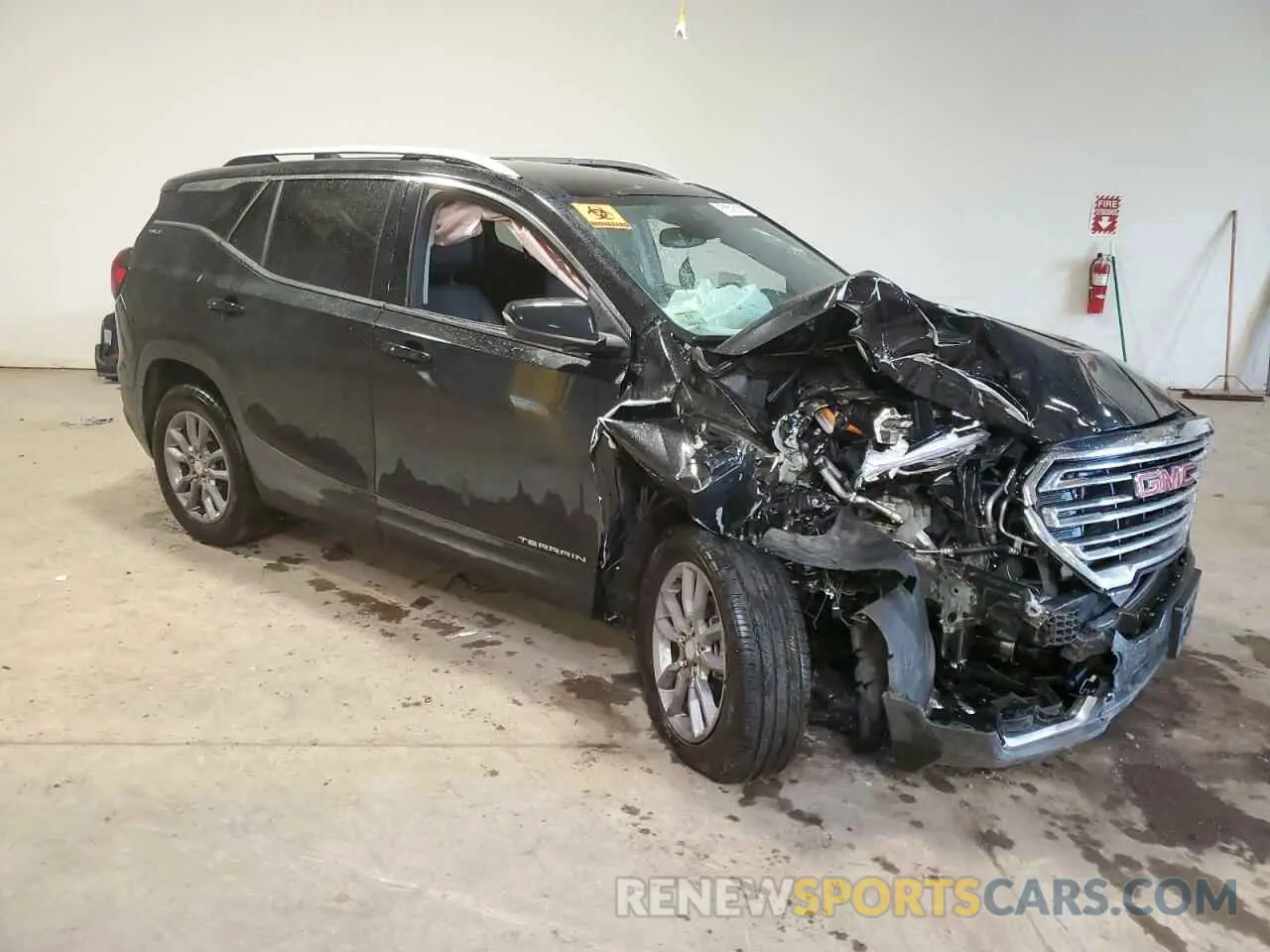 4 Photograph of a damaged car 3GKALVEG2RL397570 GMC TERRAIN 2024