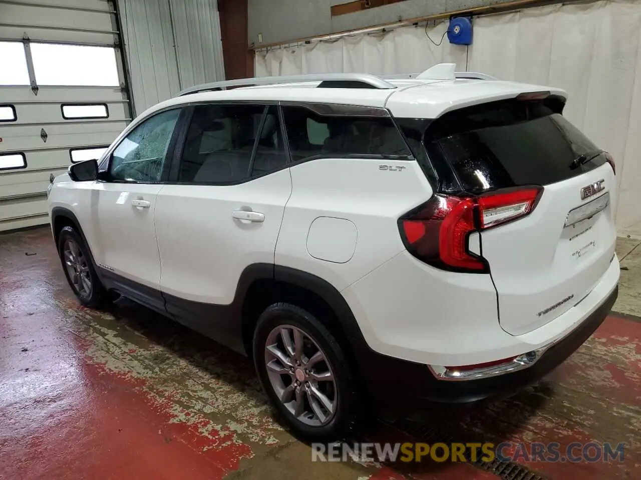2 Photograph of a damaged car 3GKALVEG3RL149005 GMC TERRAIN 2024