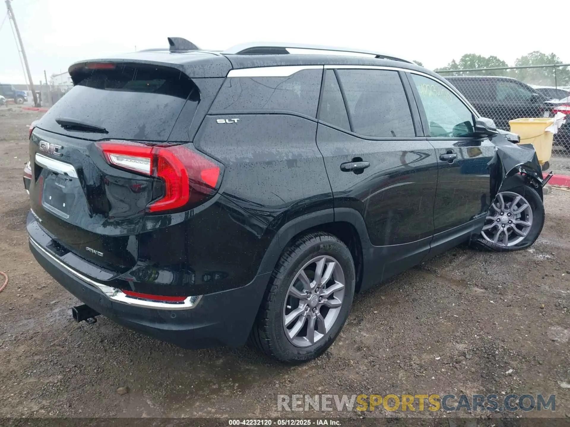 4 Photograph of a damaged car 3GKALVEG3RL379434 GMC TERRAIN 2024