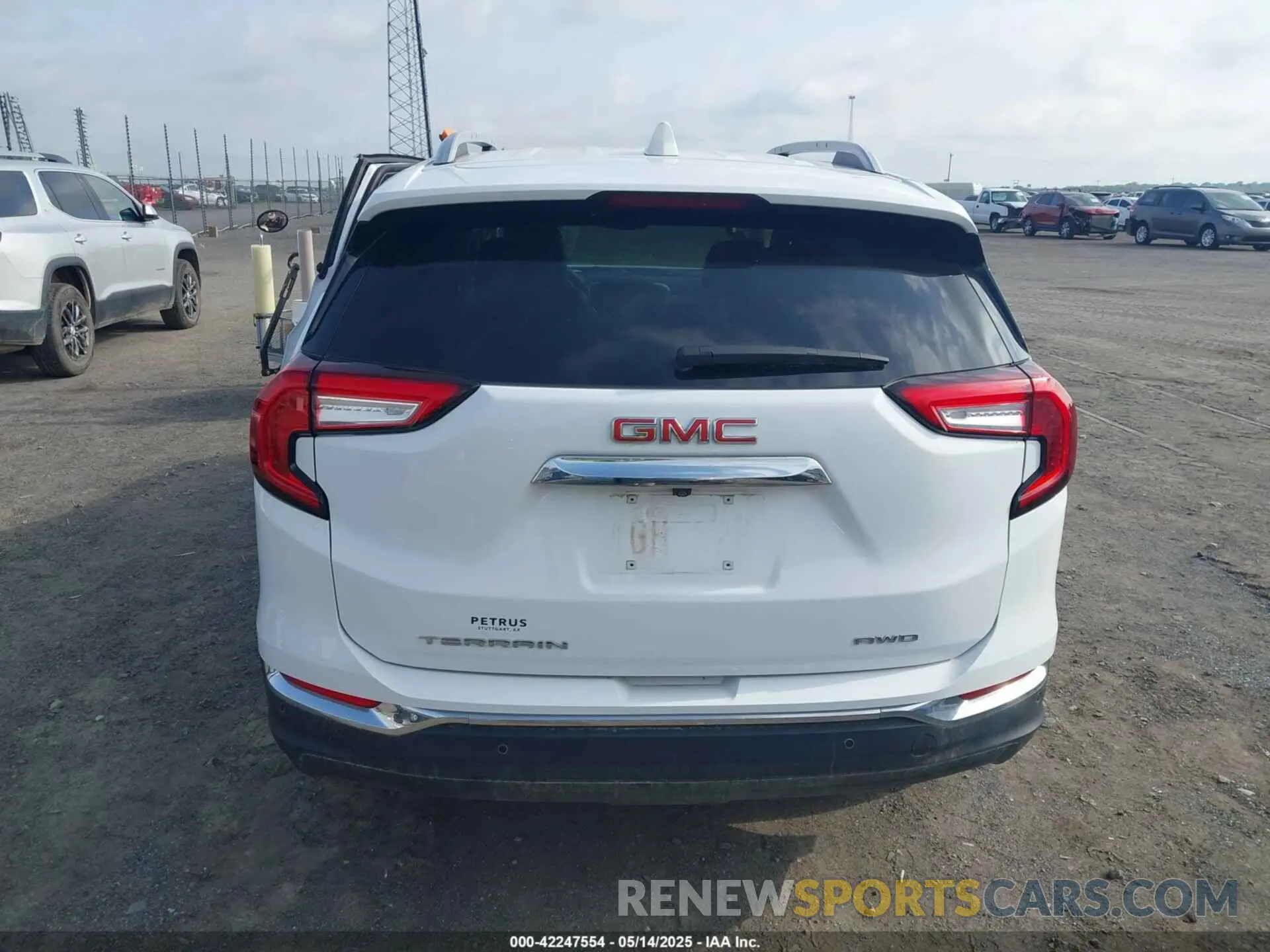 15 Photograph of a damaged car 3GKALVEG4RL389065 GMC TERRAIN 2024