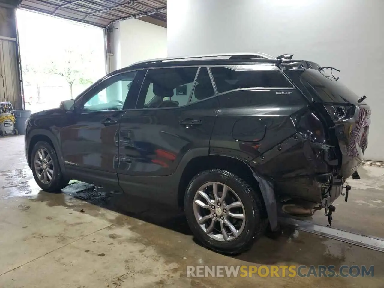 2 Photograph of a damaged car 3GKALVEG5RL192454 GMC TERRAIN 2024