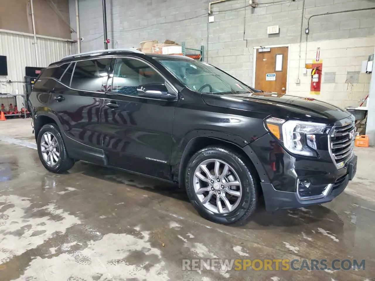 4 Photograph of a damaged car 3GKALVEG5RL192454 GMC TERRAIN 2024