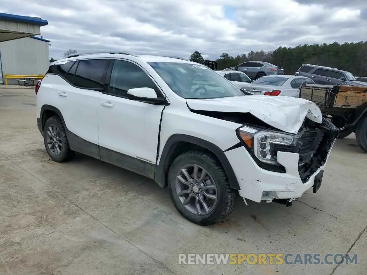 4 Photograph of a damaged car 3GKALVEG6RL153145 GMC TERRAIN 2024