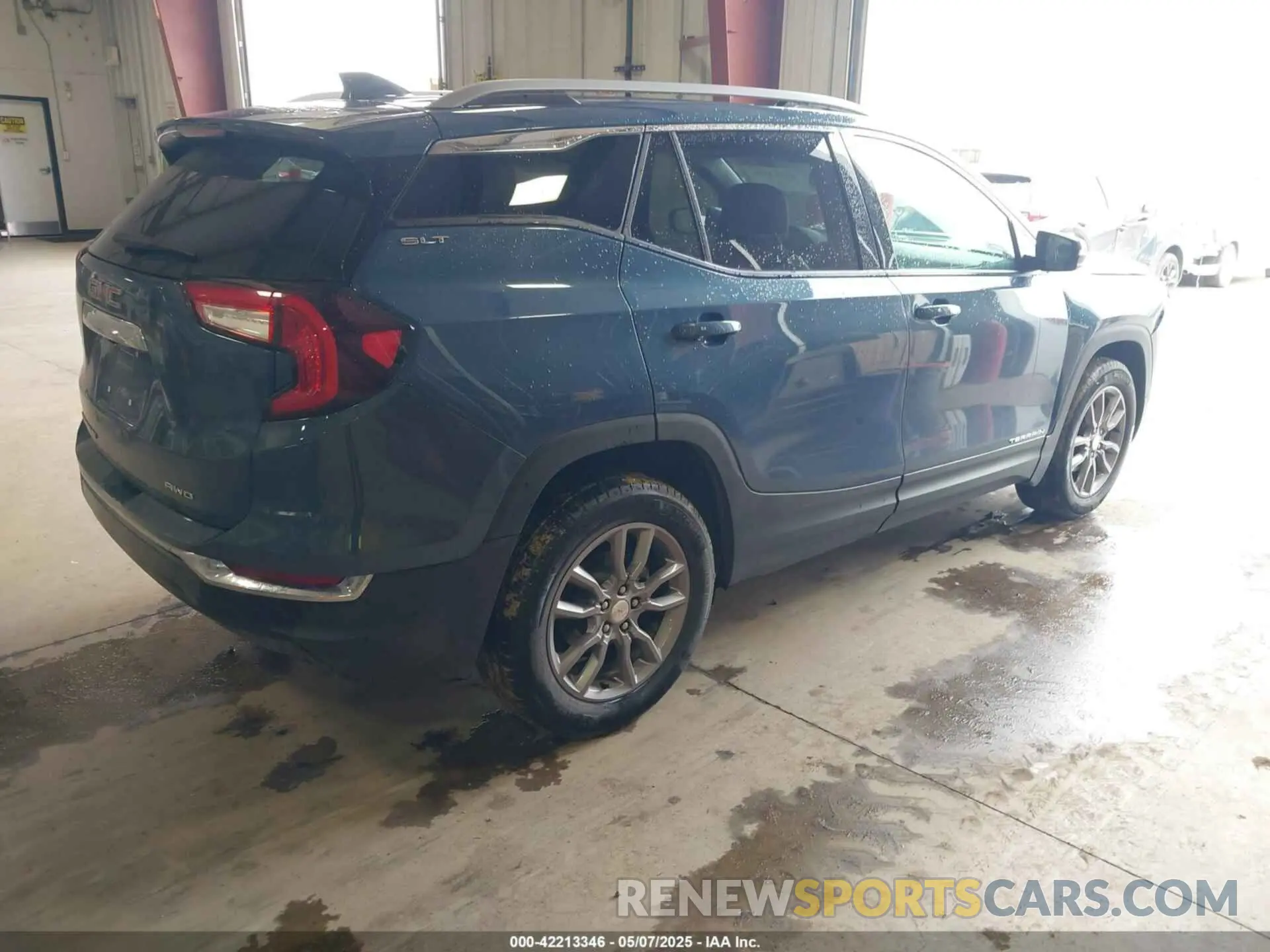 4 Photograph of a damaged car 3GKALVEG6RL358576 GMC TERRAIN 2024