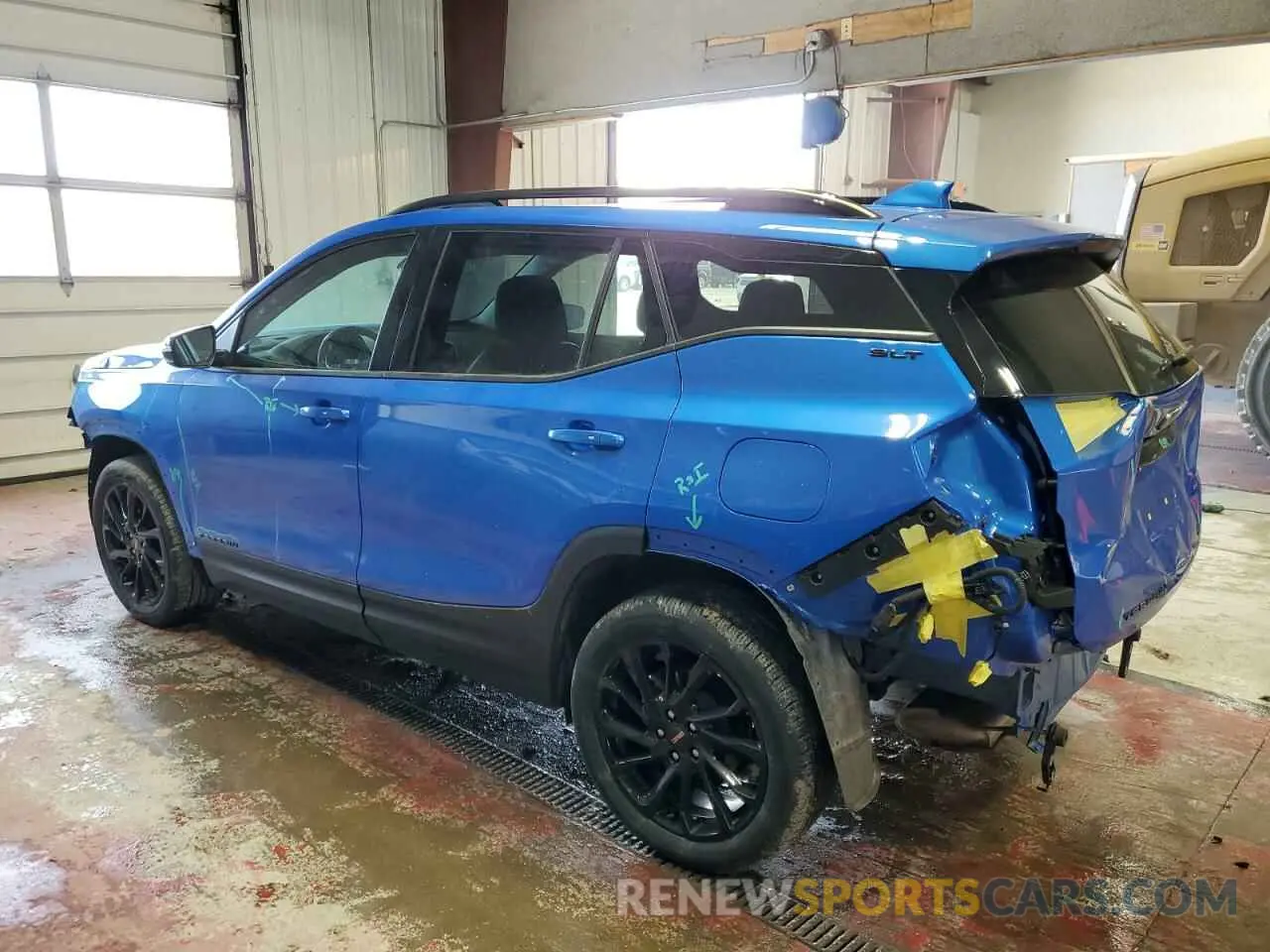 2 Photograph of a damaged car 3GKALVEG8RL264425 GMC TERRAIN 2024