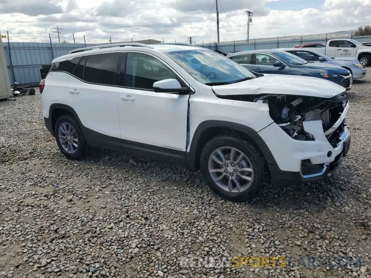 4 Photograph of a damaged car 3GKALVEG9RL284652 GMC TERRAIN 2024