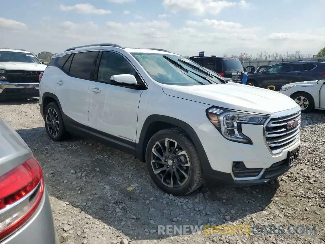 4 Photograph of a damaged car 3GKALVEG9RL382502 GMC TERRAIN 2024