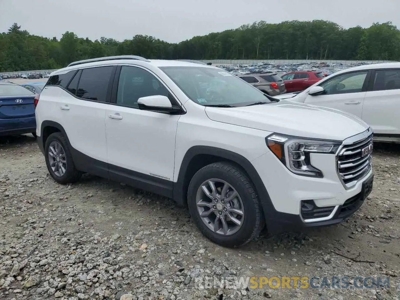 4 Photograph of a damaged car 3GKALVEGXRL275104 GMC TERRAIN 2024
