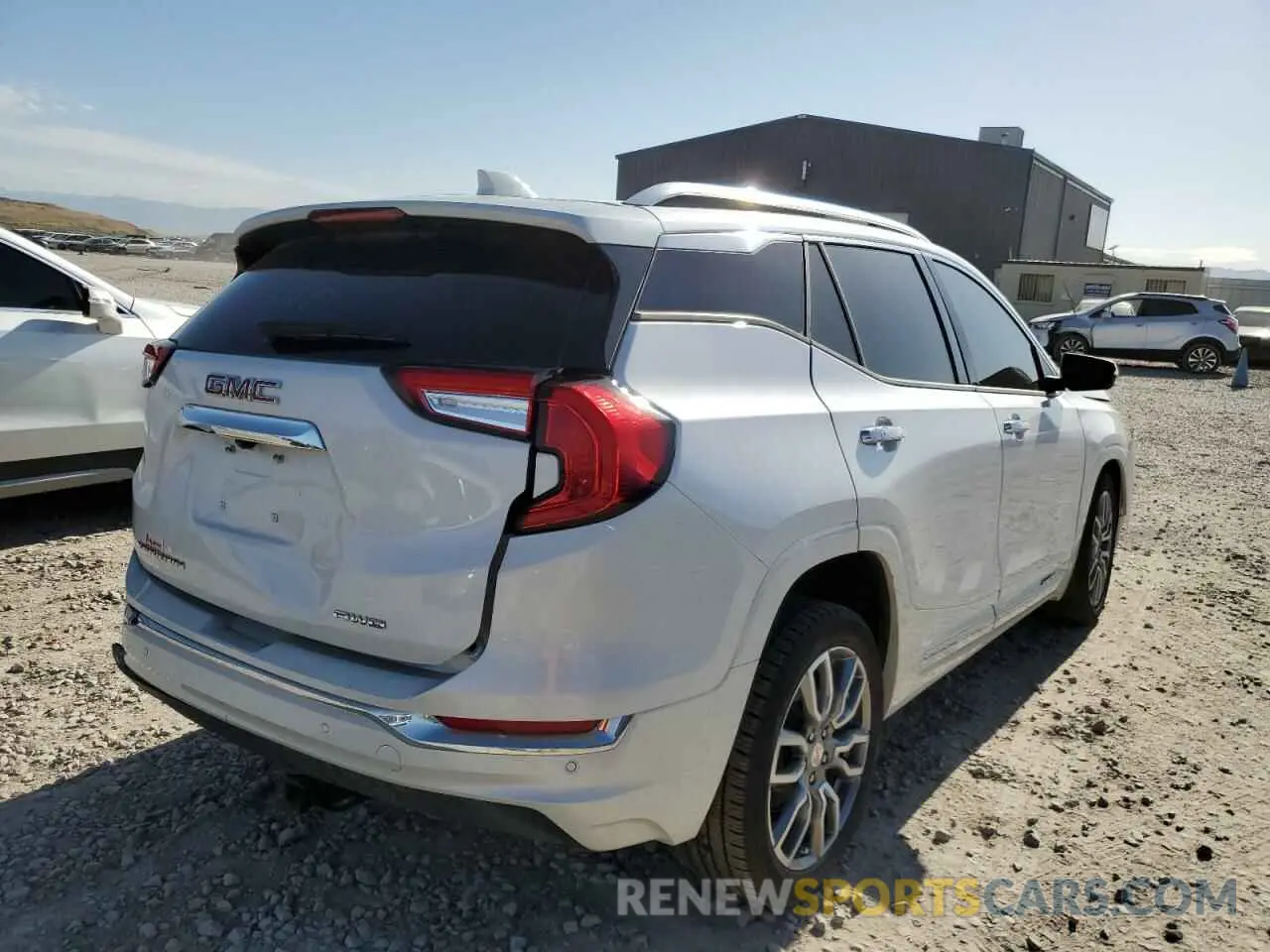 3 Photograph of a damaged car 3GKALXEG0RL277097 GMC TERRAIN 2024