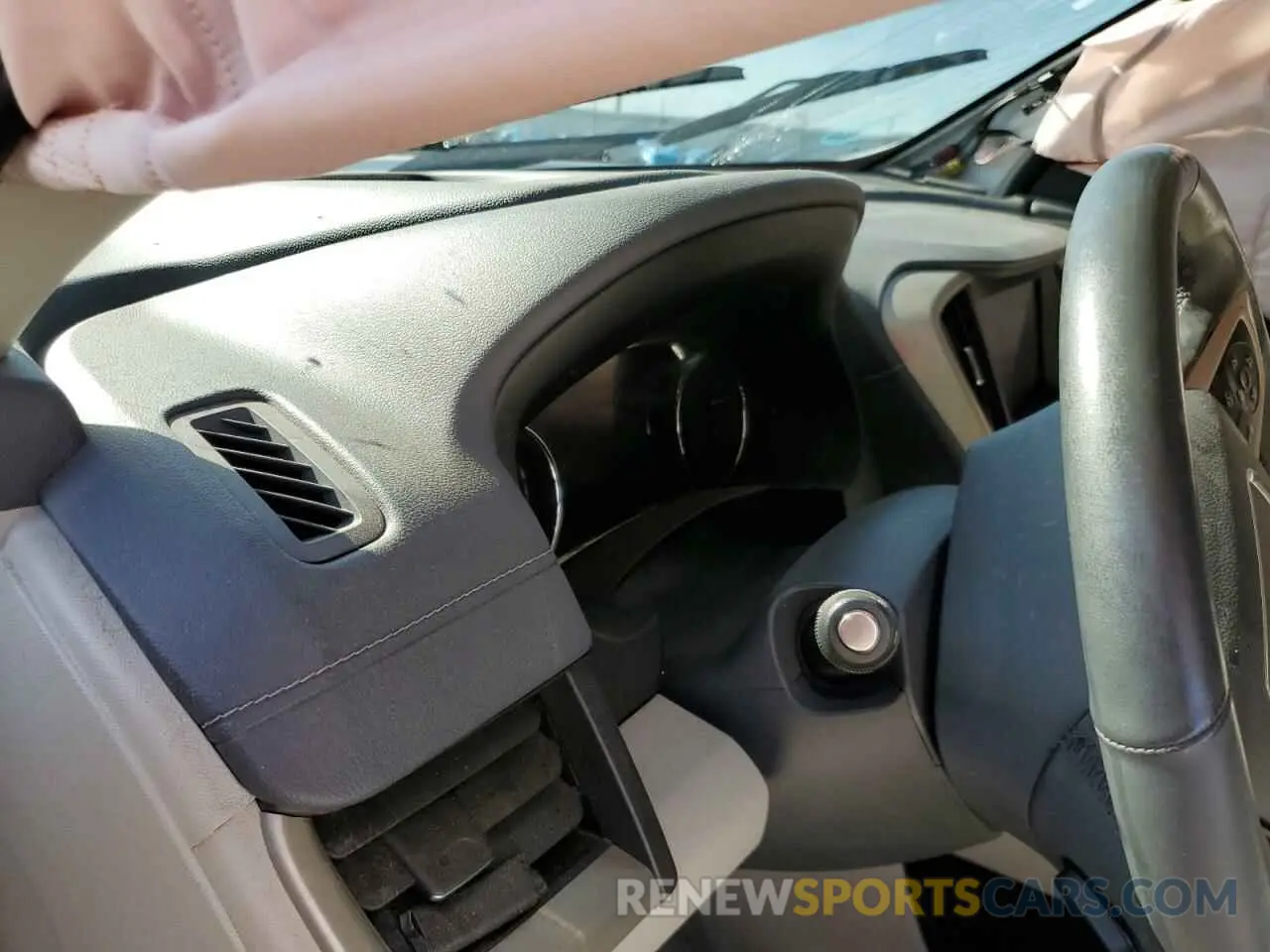 9 Photograph of a damaged car 3GKALXEG0RL277097 GMC TERRAIN 2024