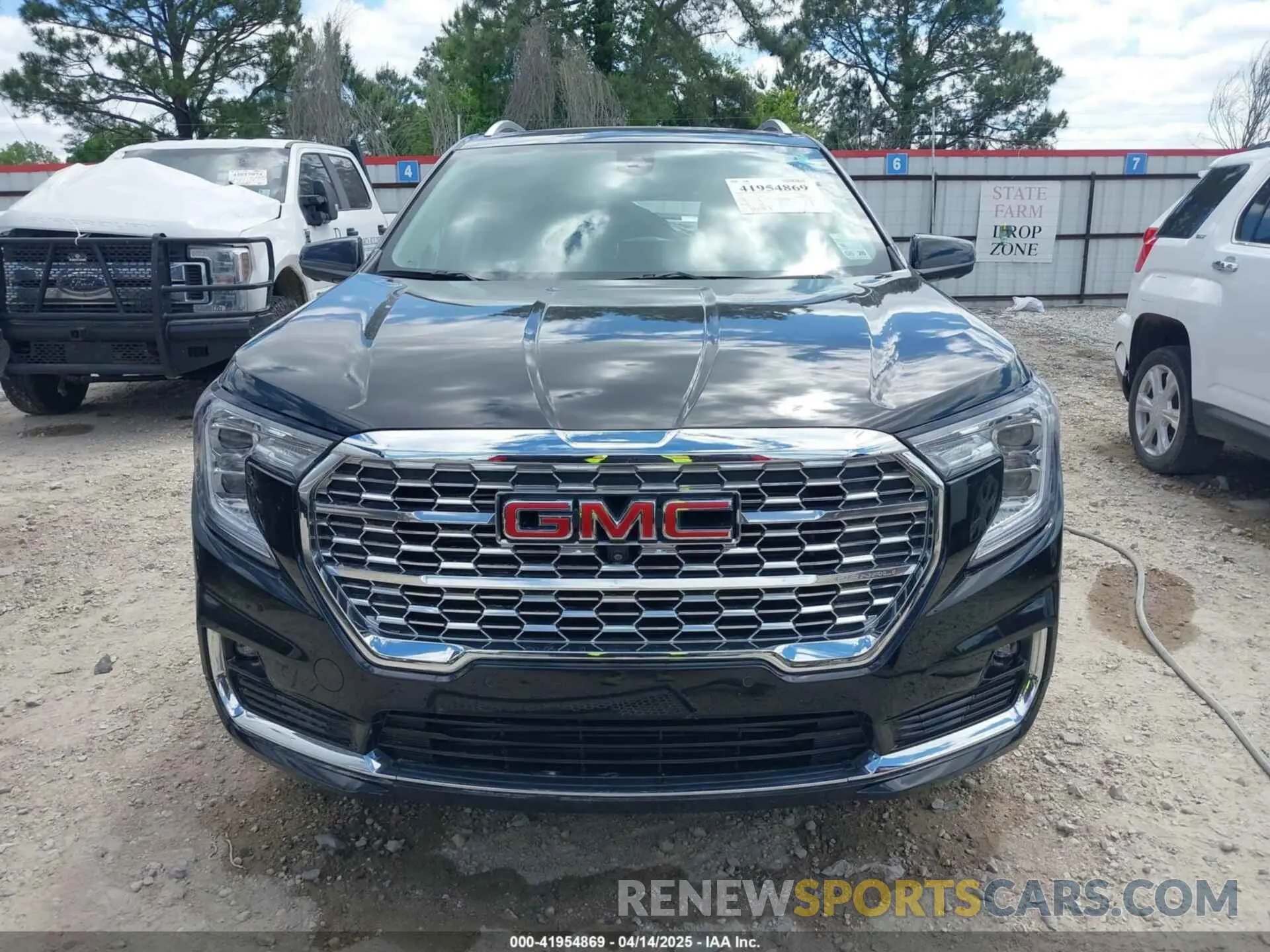 12 Photograph of a damaged car 3GKALXEG3RL118011 GMC TERRAIN 2024
